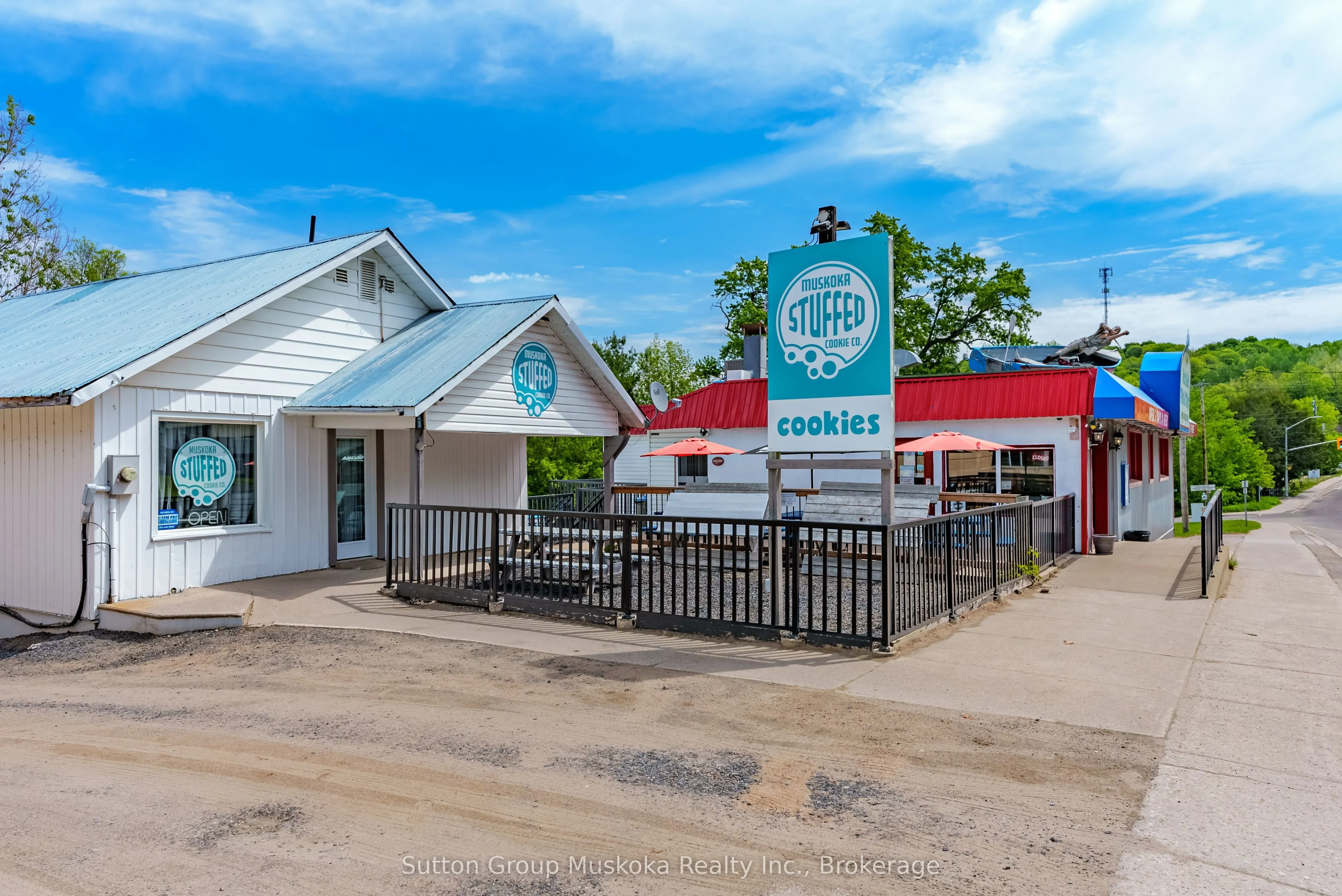 126 Main Street W