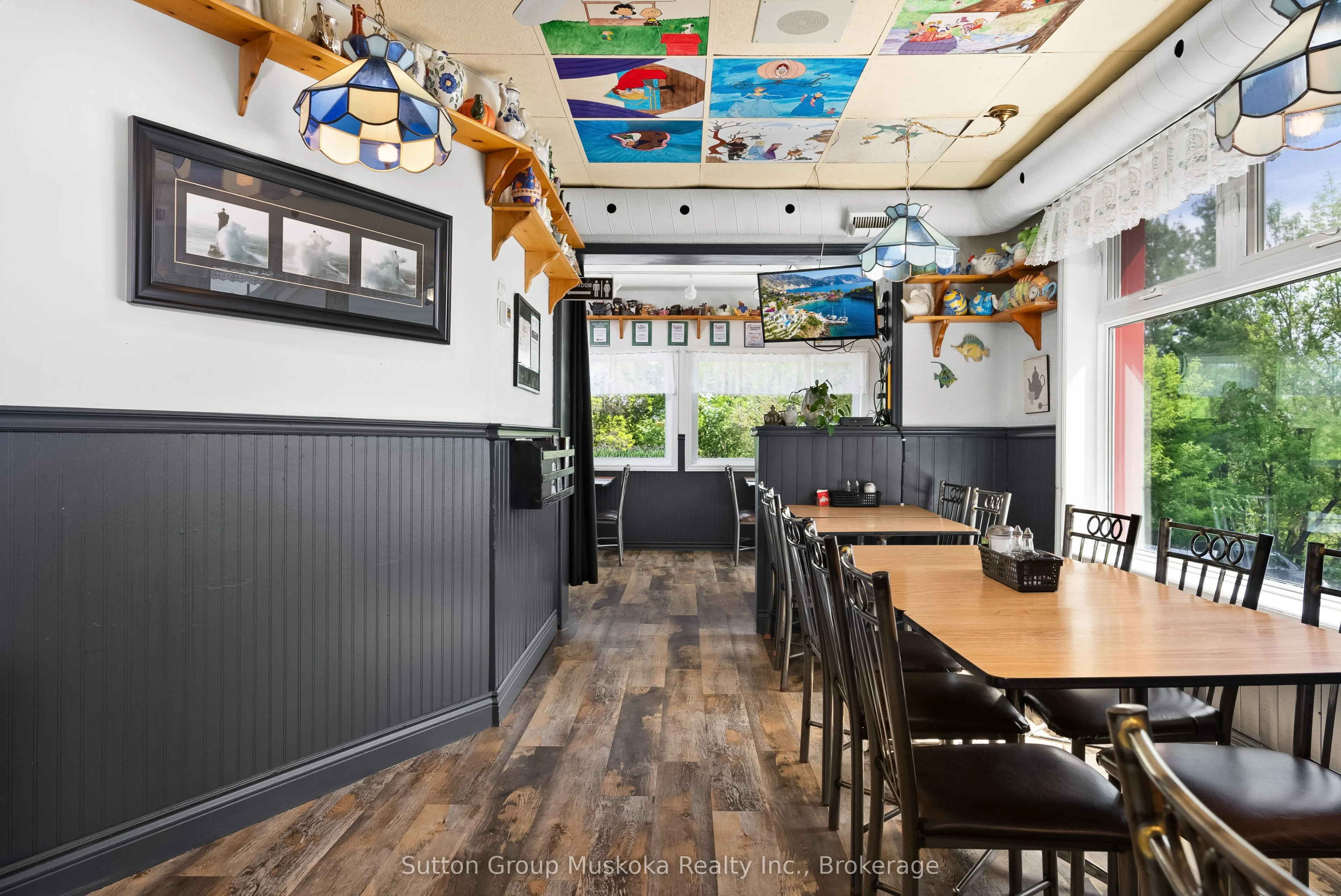 126 Main Street W