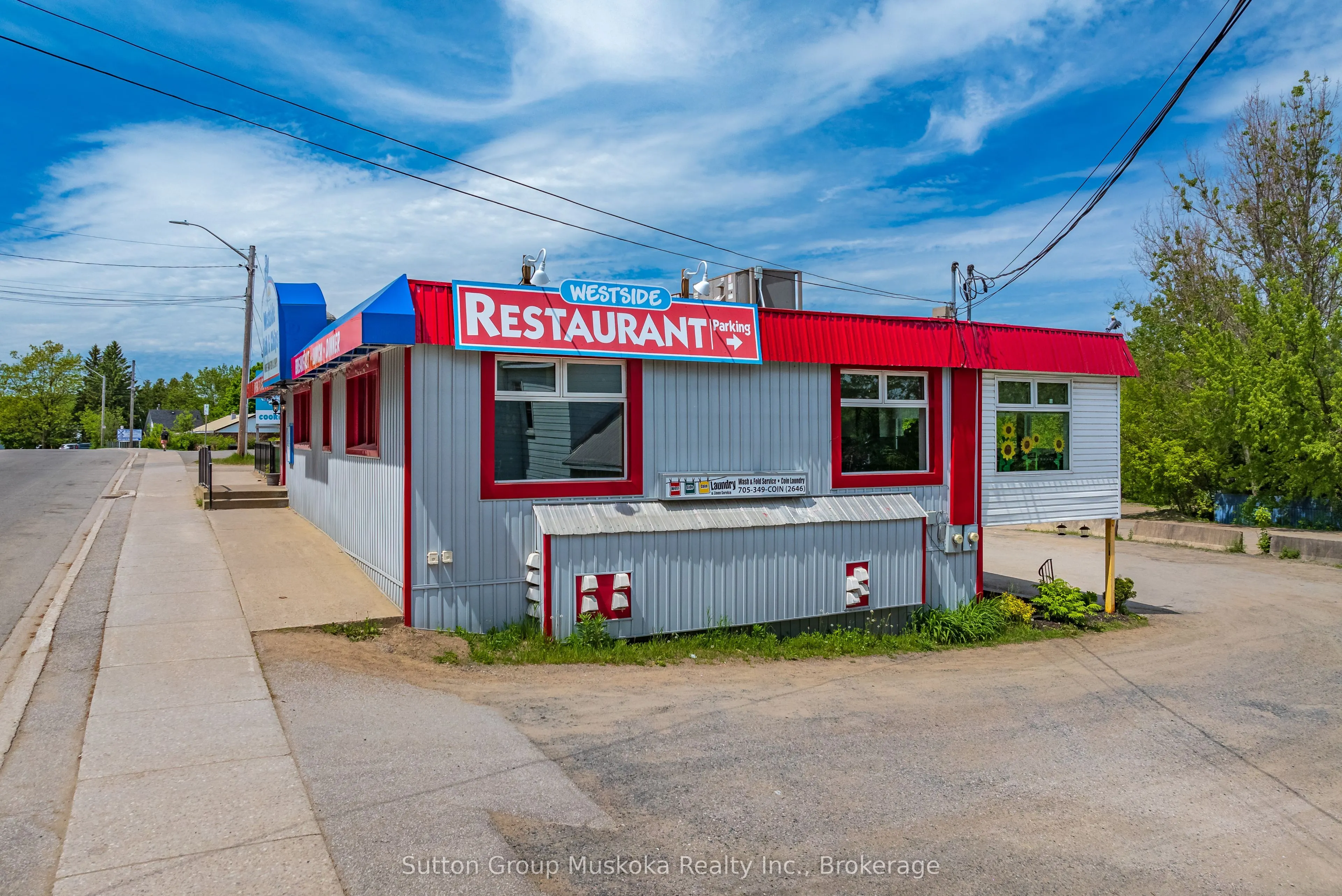 126 Main Street W