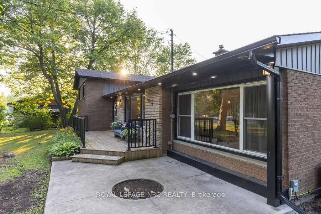 2432 Port Robinson Road