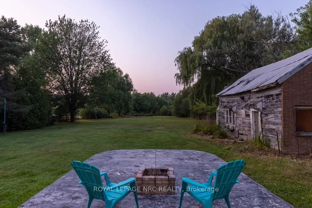2432 Port Robinson Road