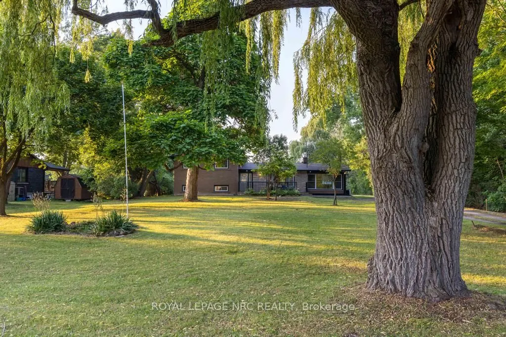 2432 Port Robinson Road