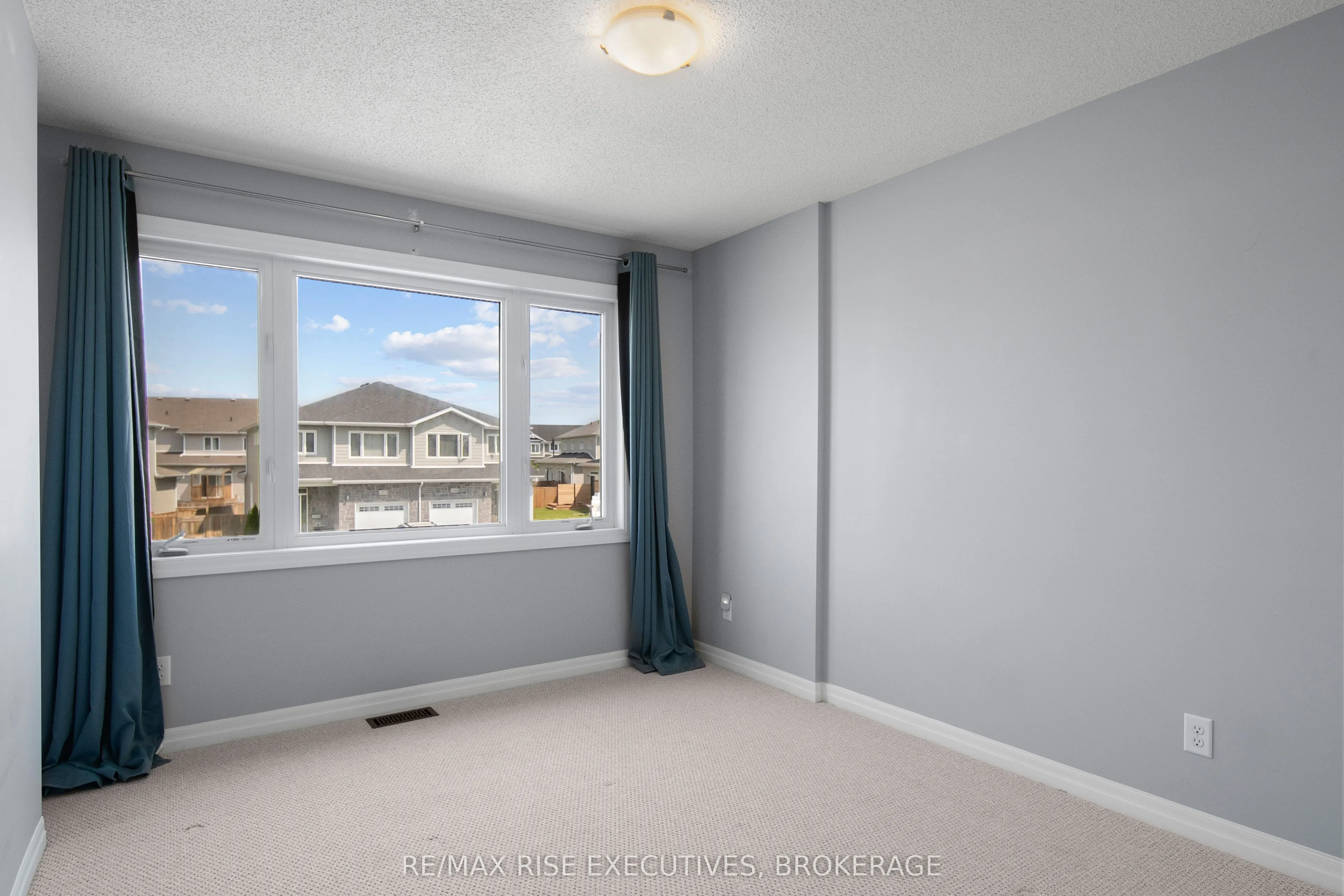 1369 TREMONT Drive