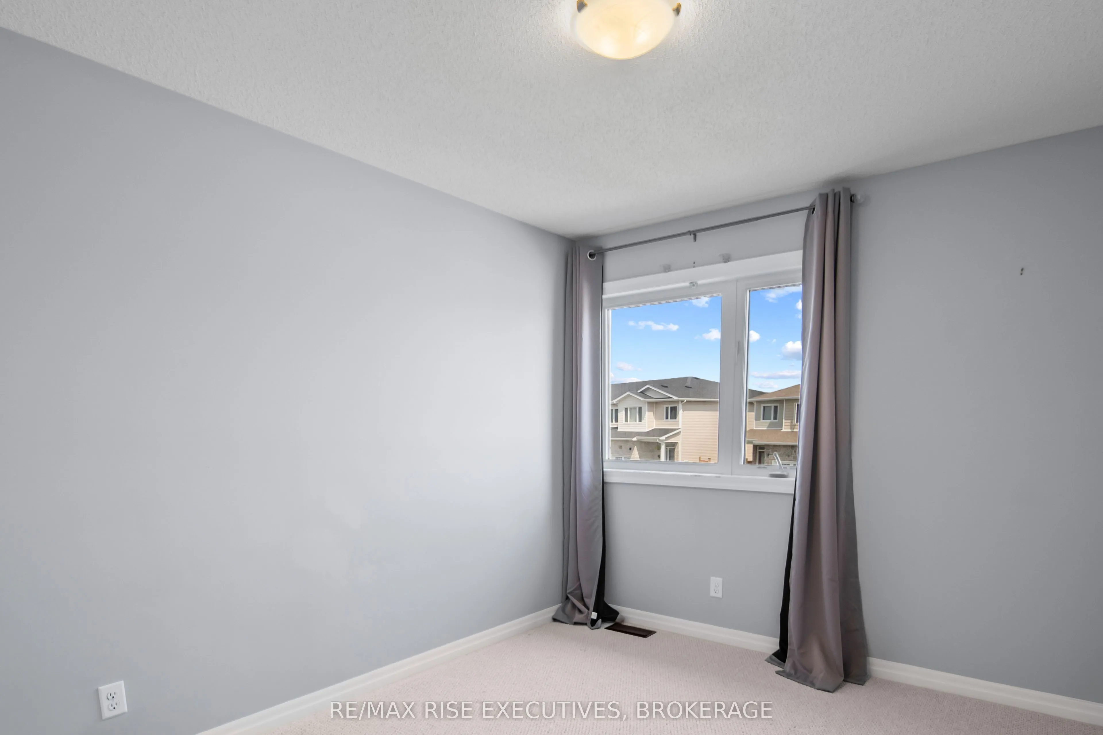 1369 TREMONT Drive