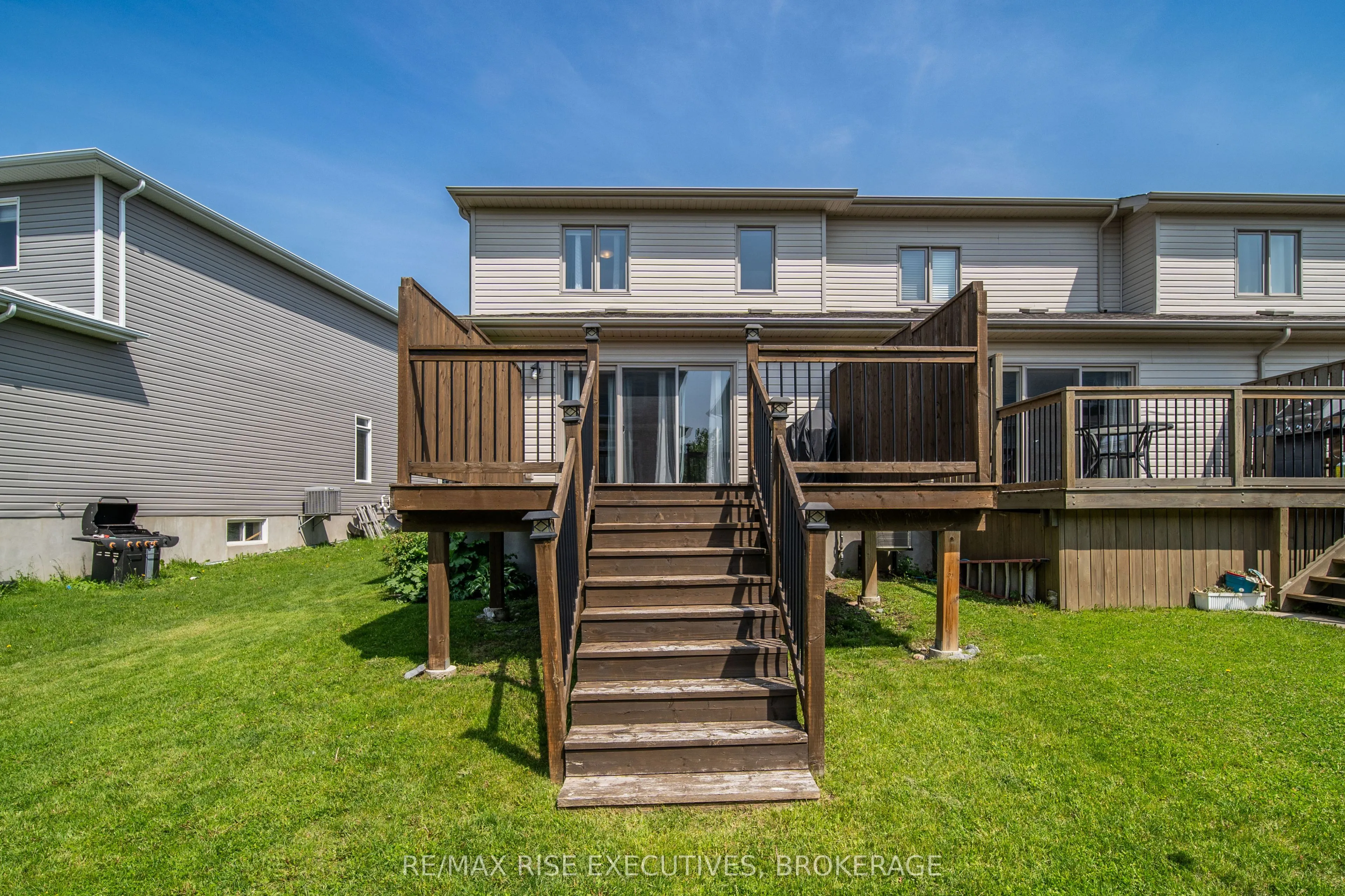 1369 TREMONT Drive