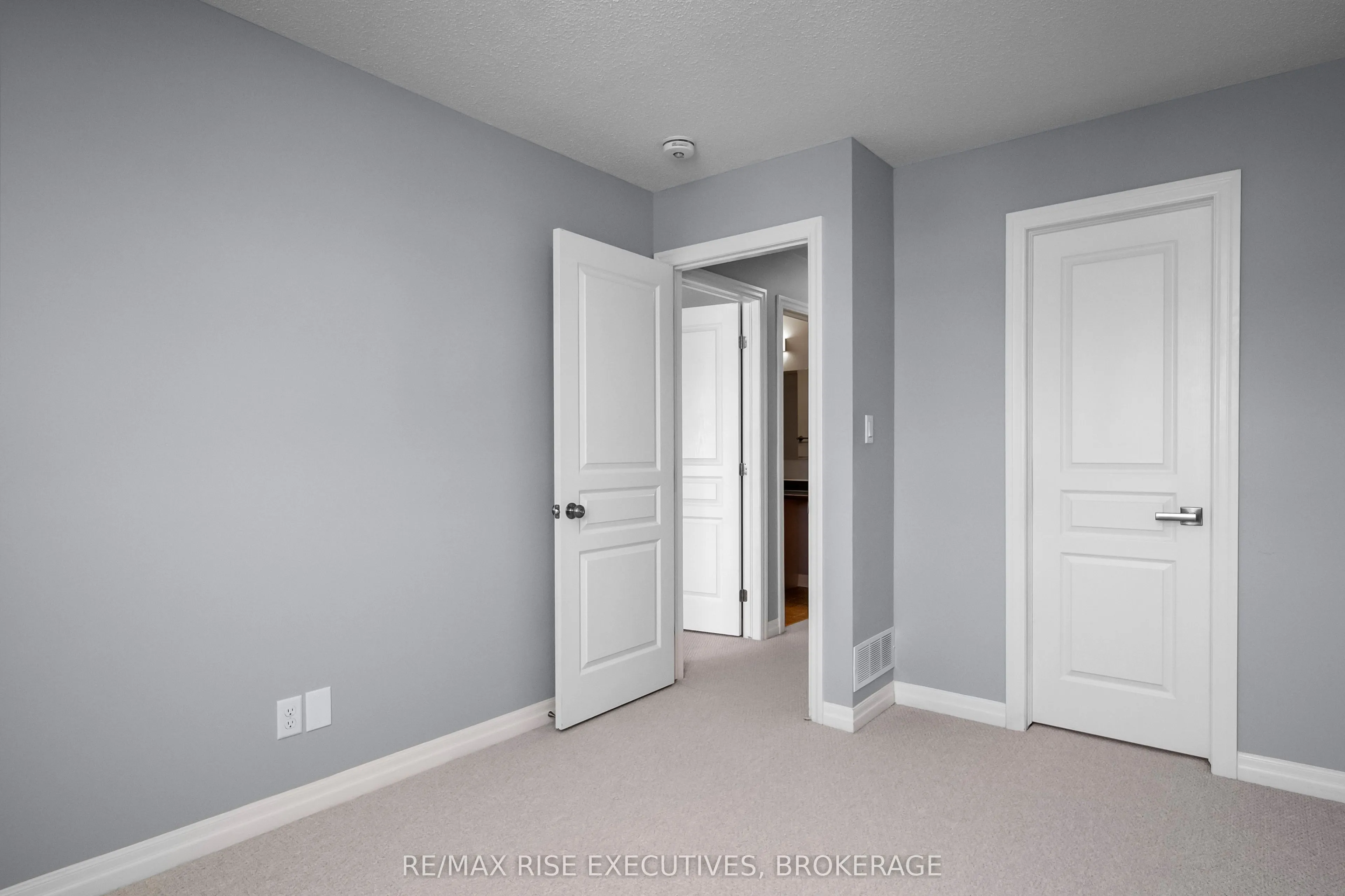 1369 TREMONT Drive
