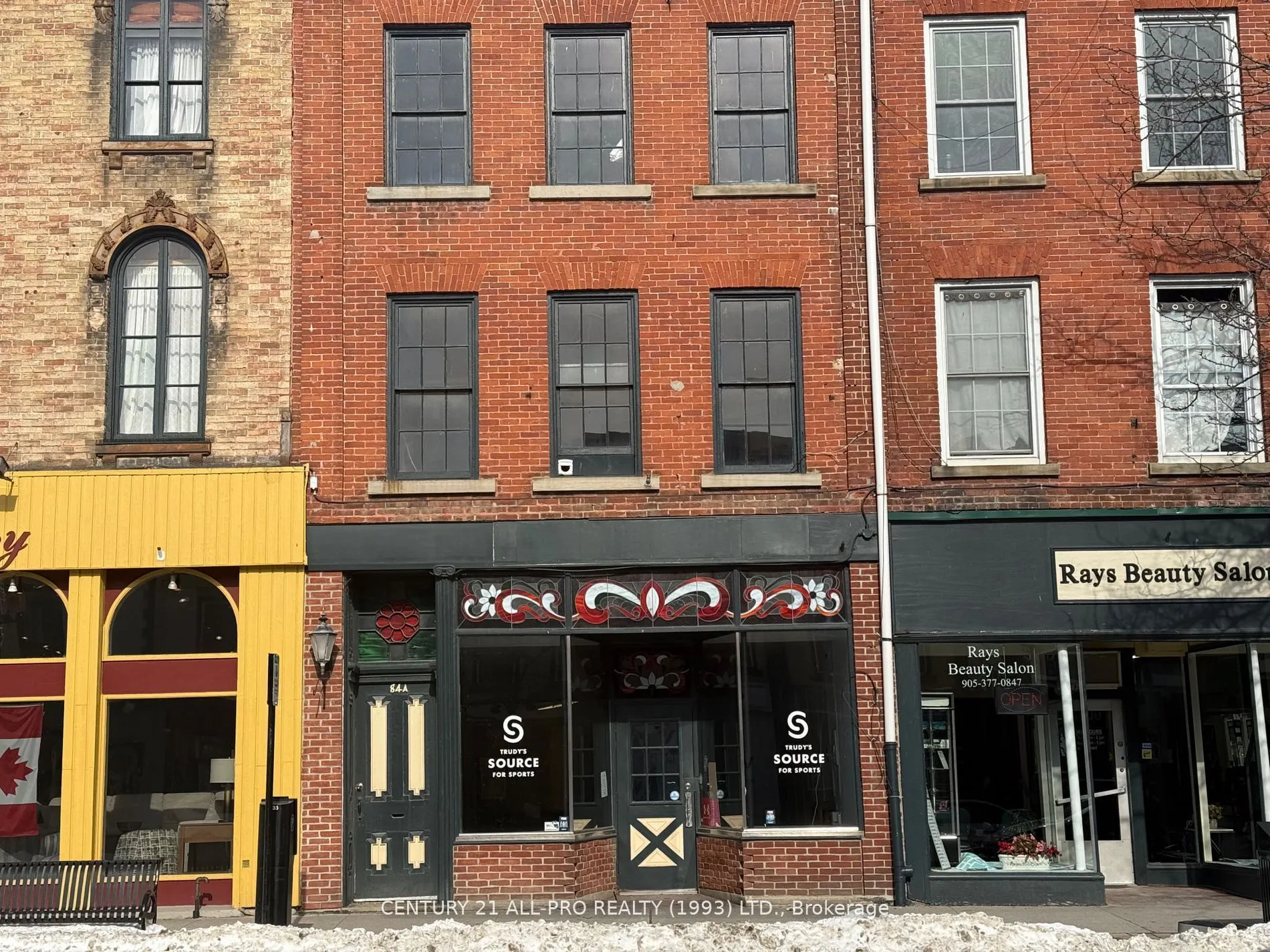 84 King Street W