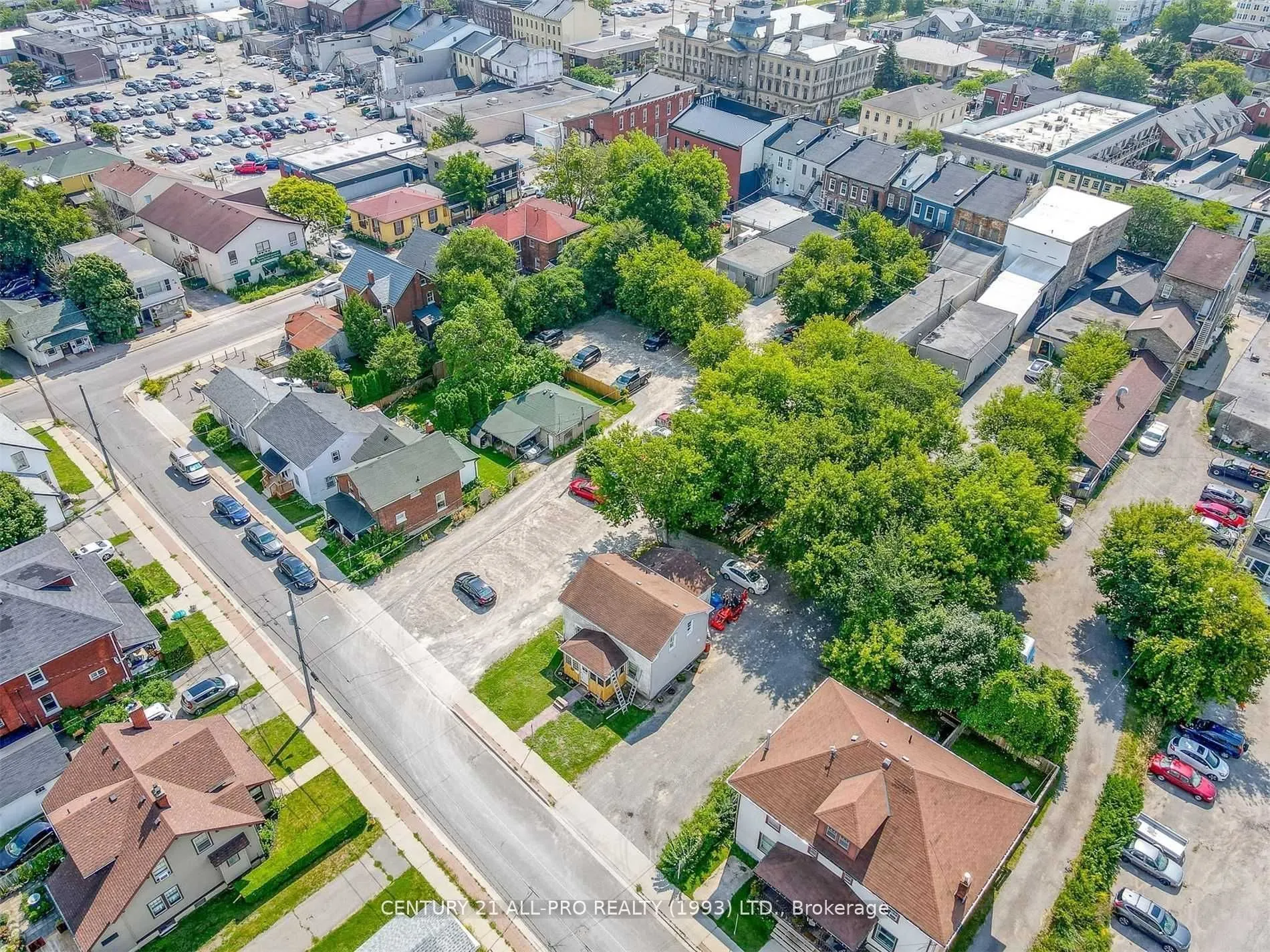 84 King Street W