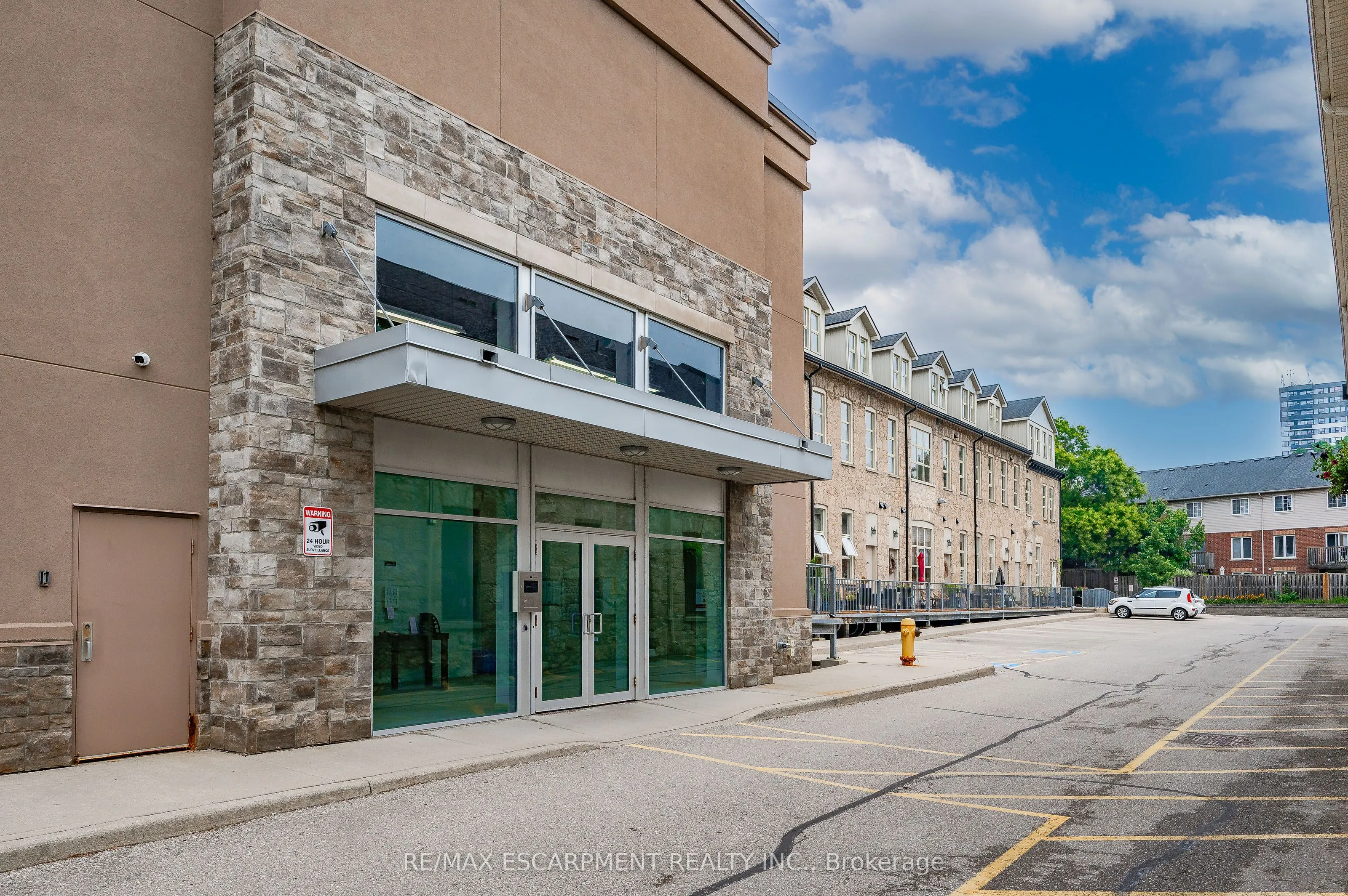 25 Concession Street, #201