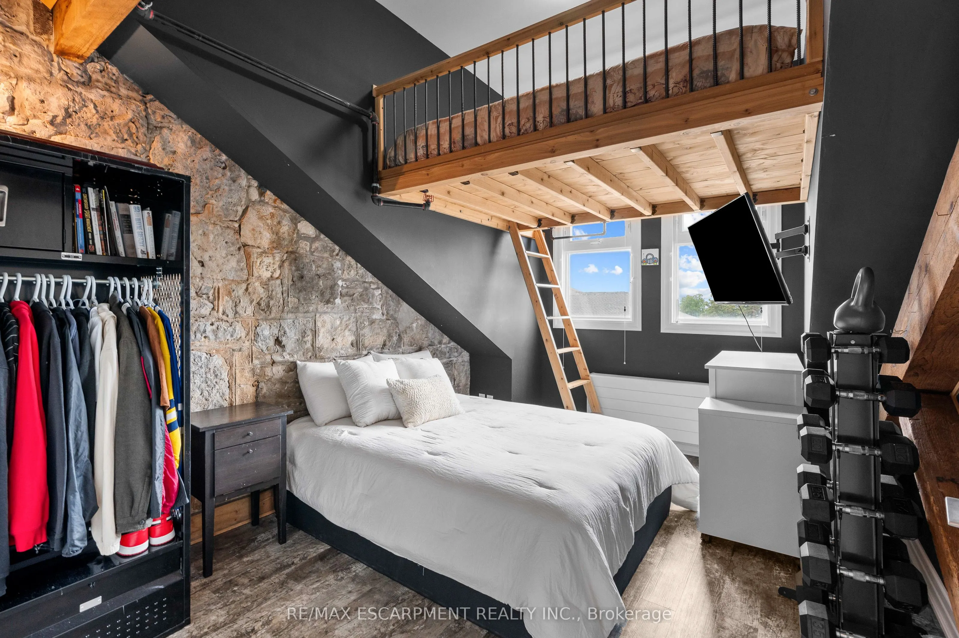 25 Concession Street, #201