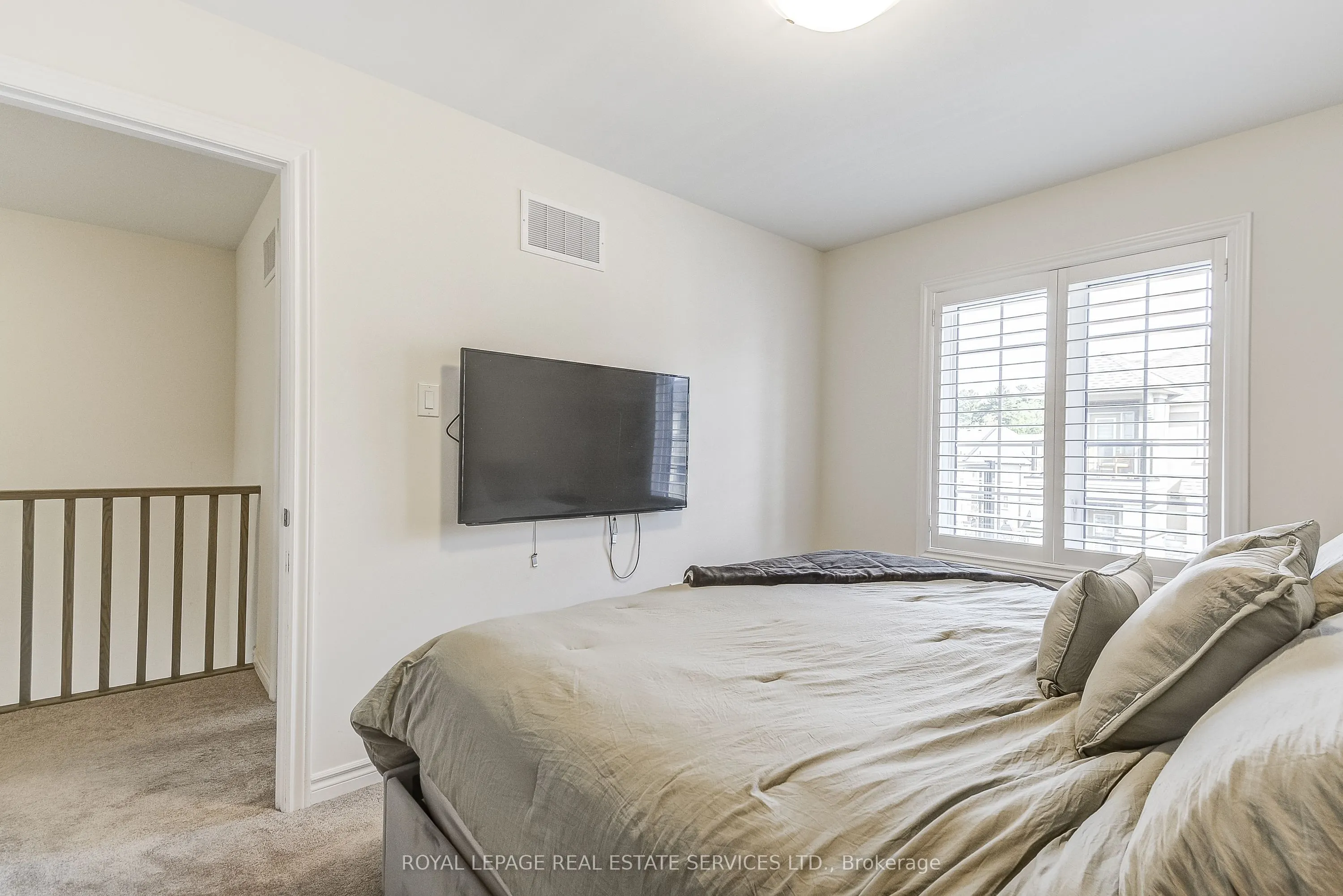 305 Garner Road W