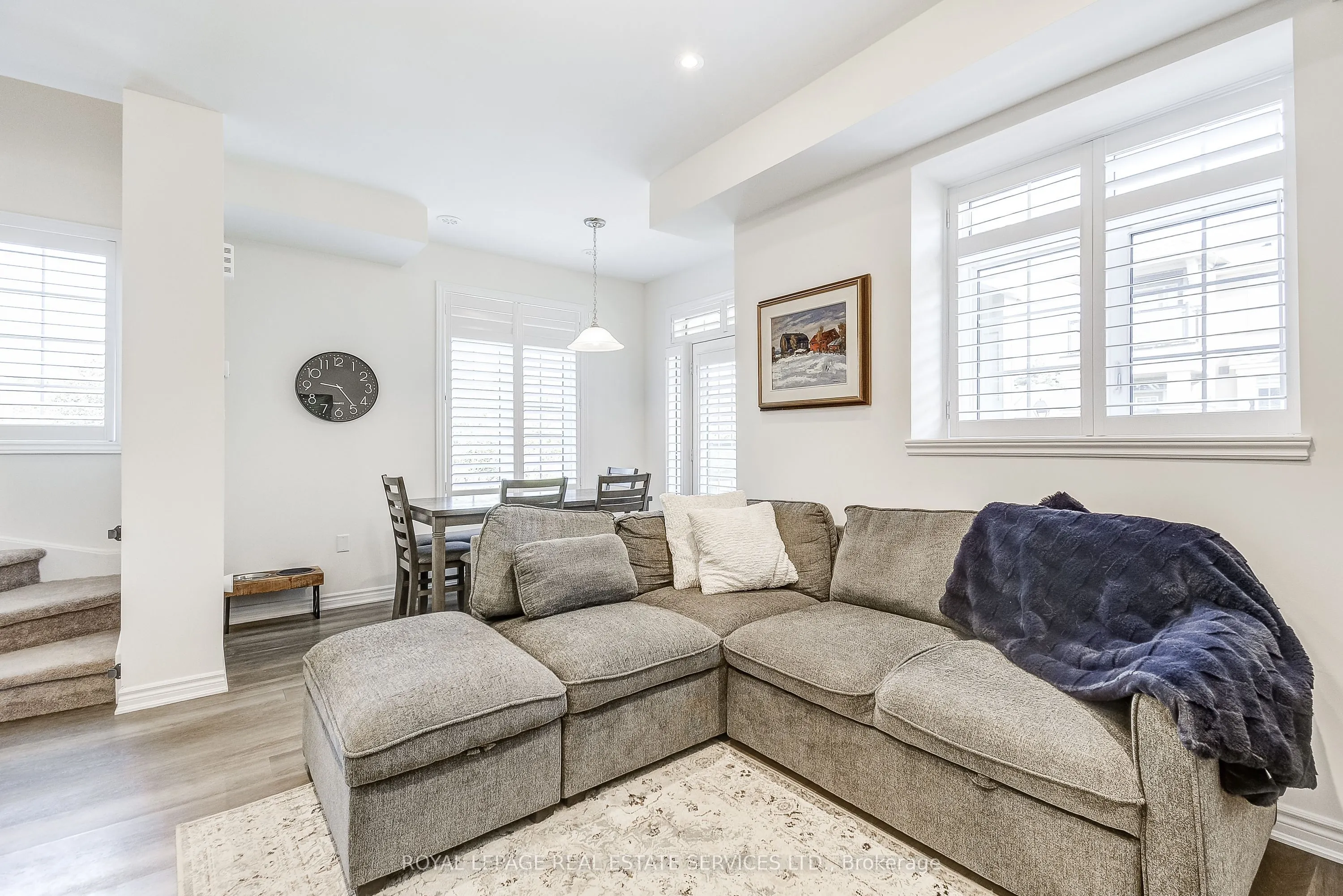 305 Garner Road W