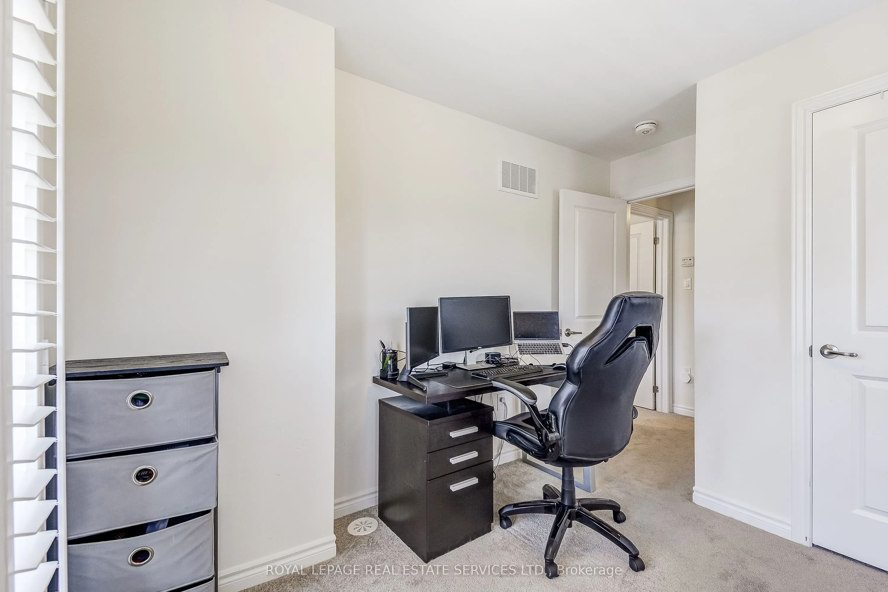 305 Garner Road W