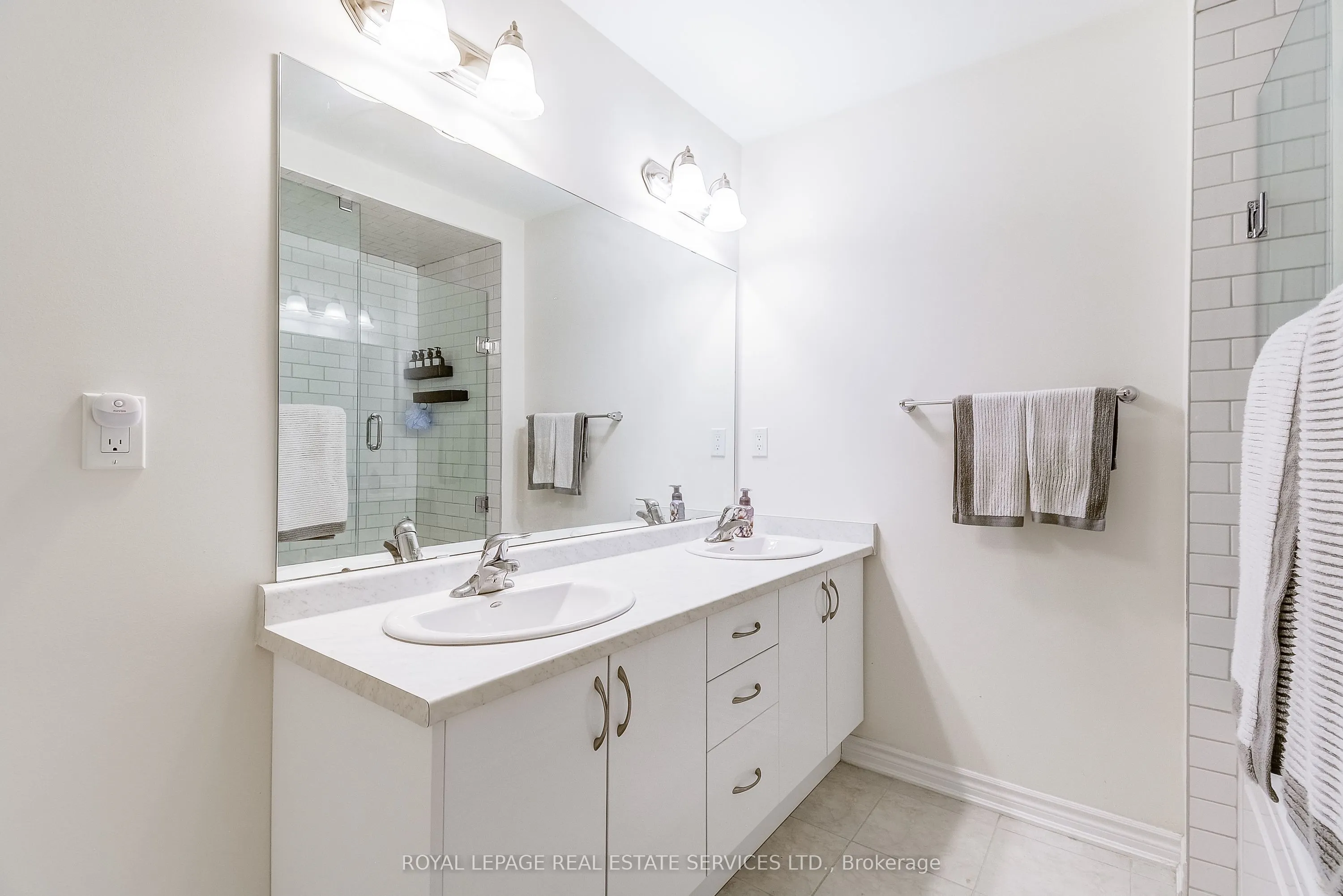 305 Garner Road W
