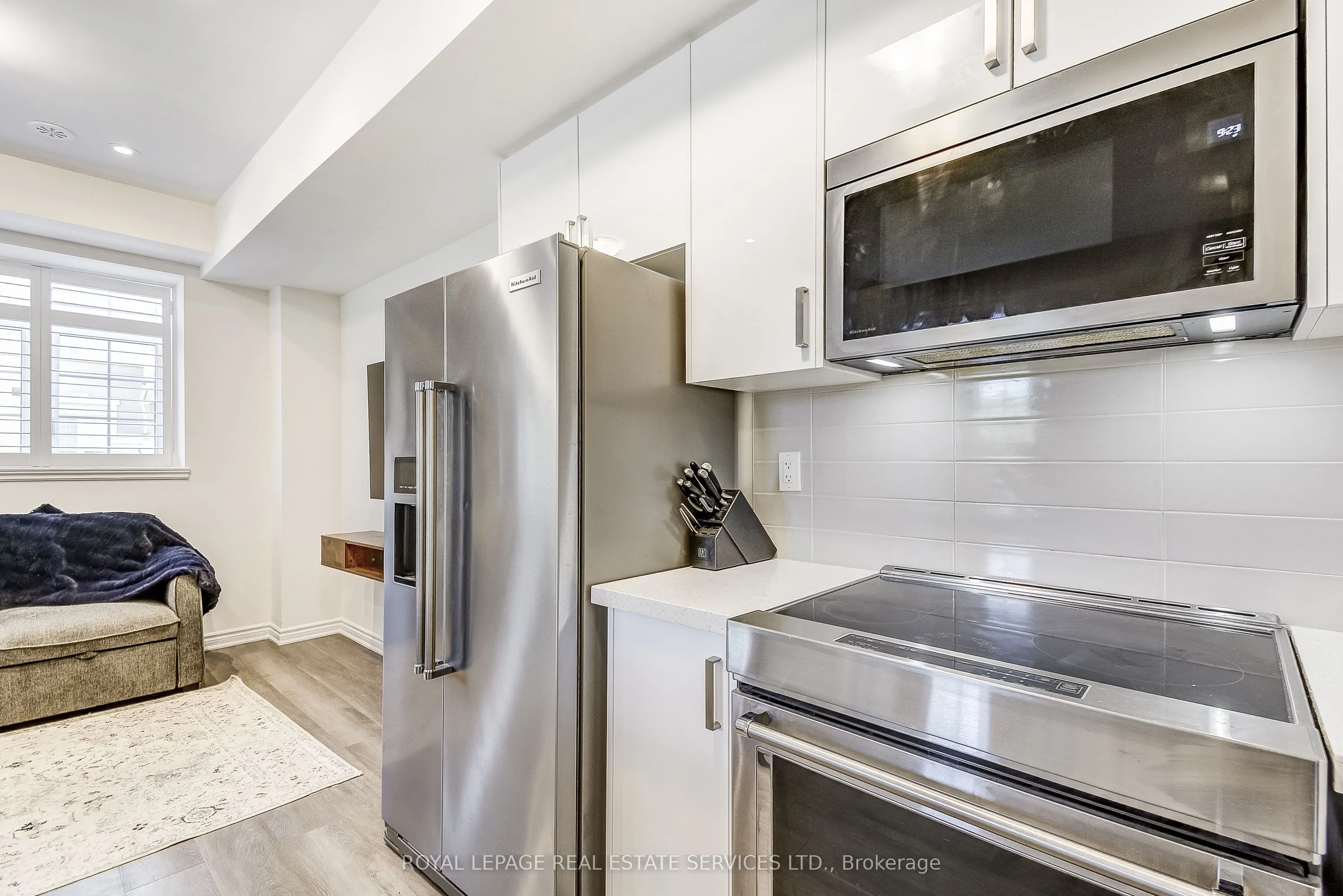 305 Garner Road W