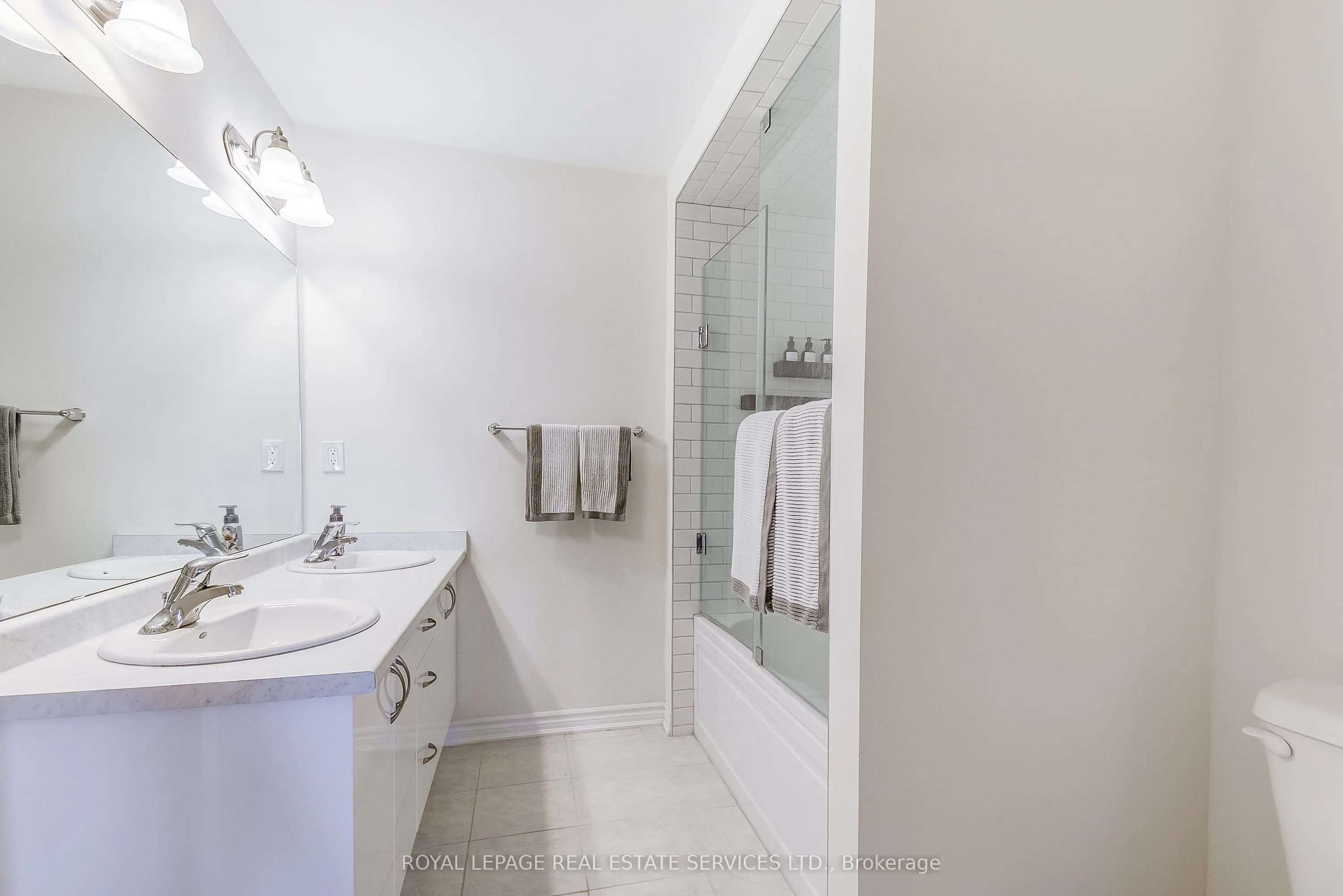 305 Garner Road W