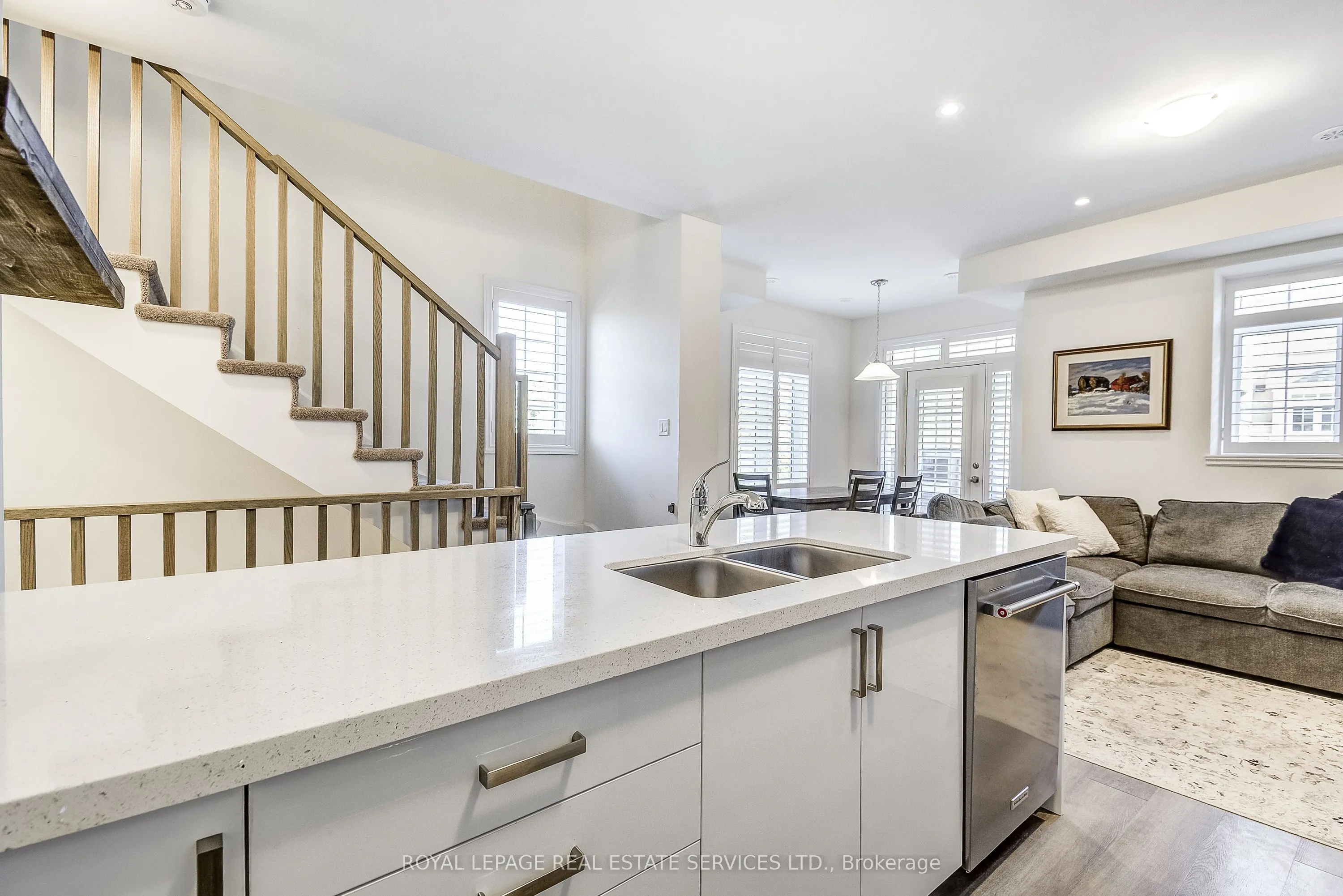 305 Garner Road W