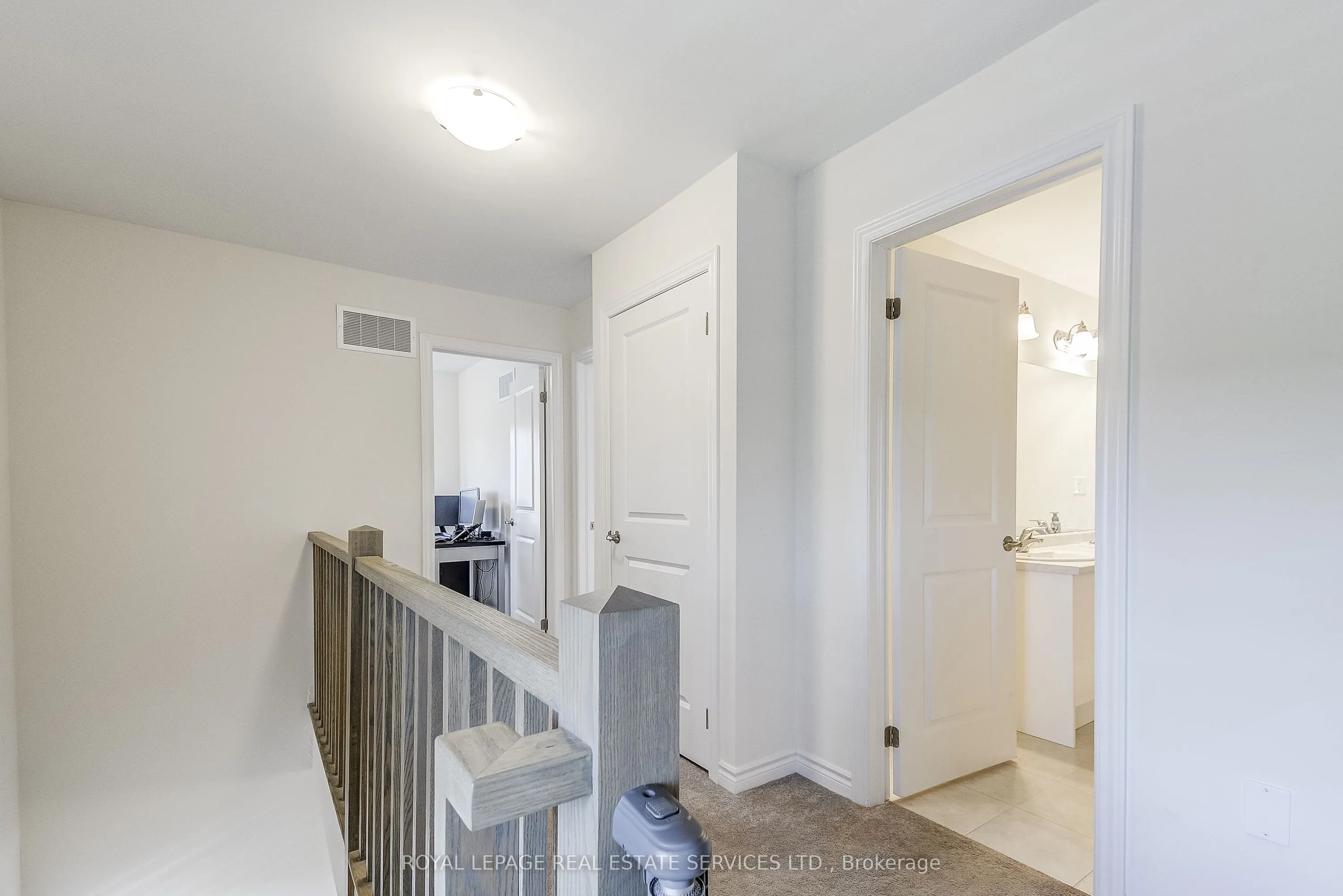 305 Garner Road W