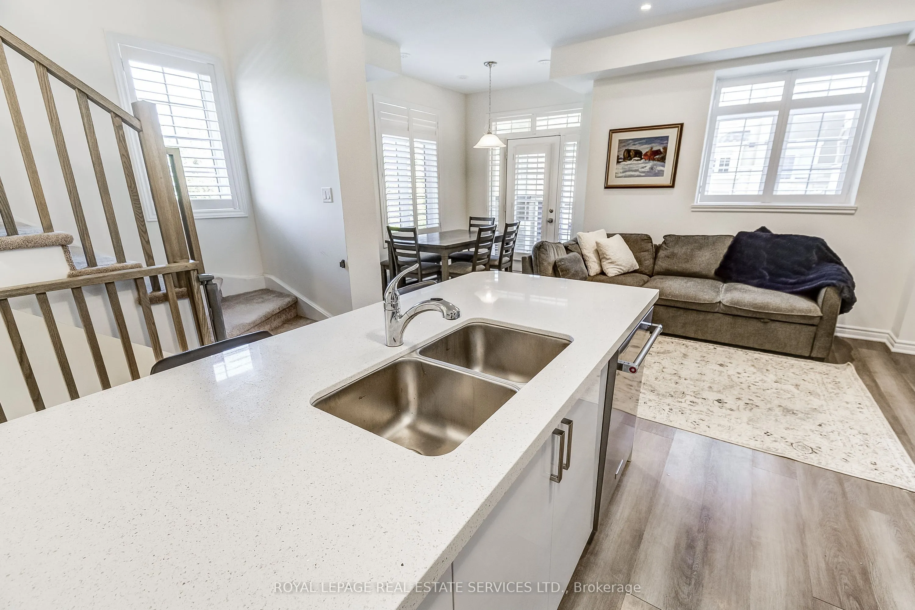 305 Garner Road W