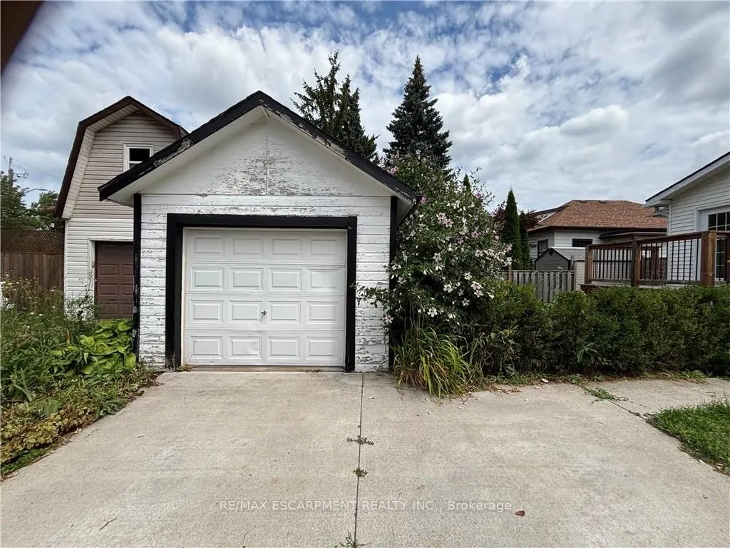 9 Grantham Avenue