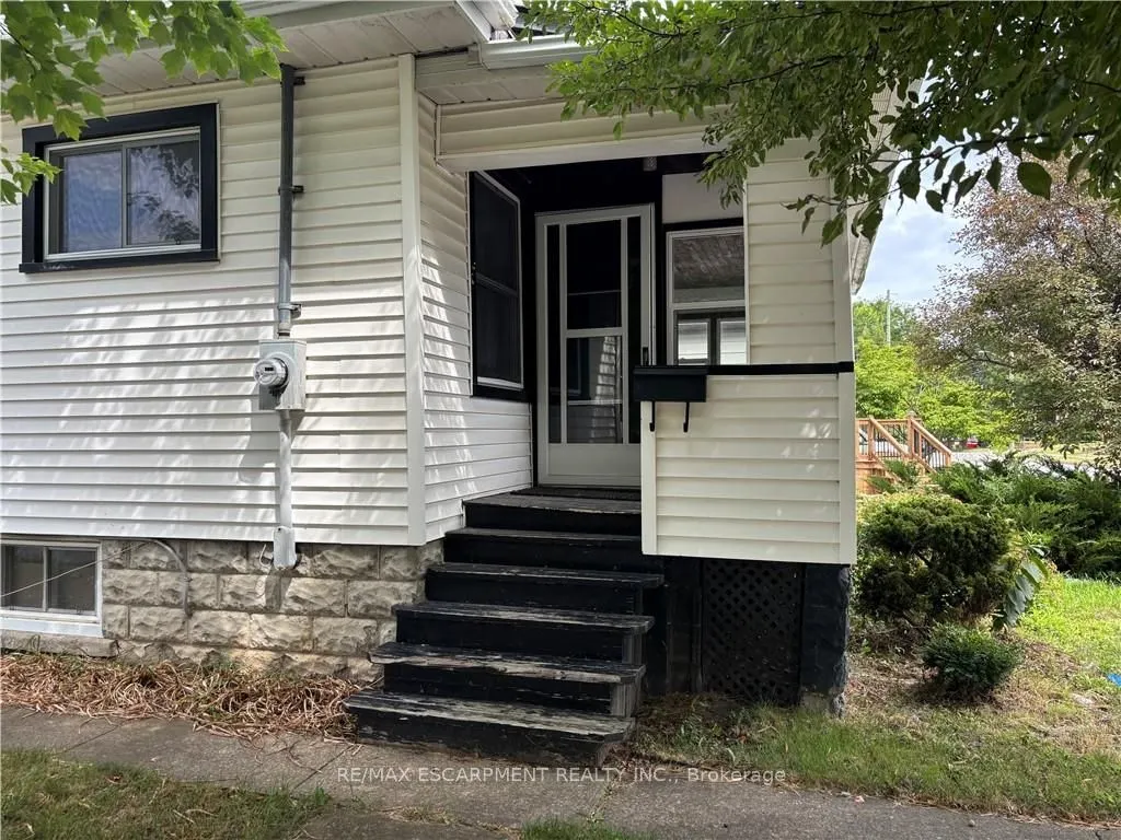 9 Grantham Avenue