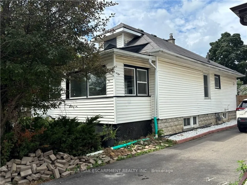9 Grantham Avenue