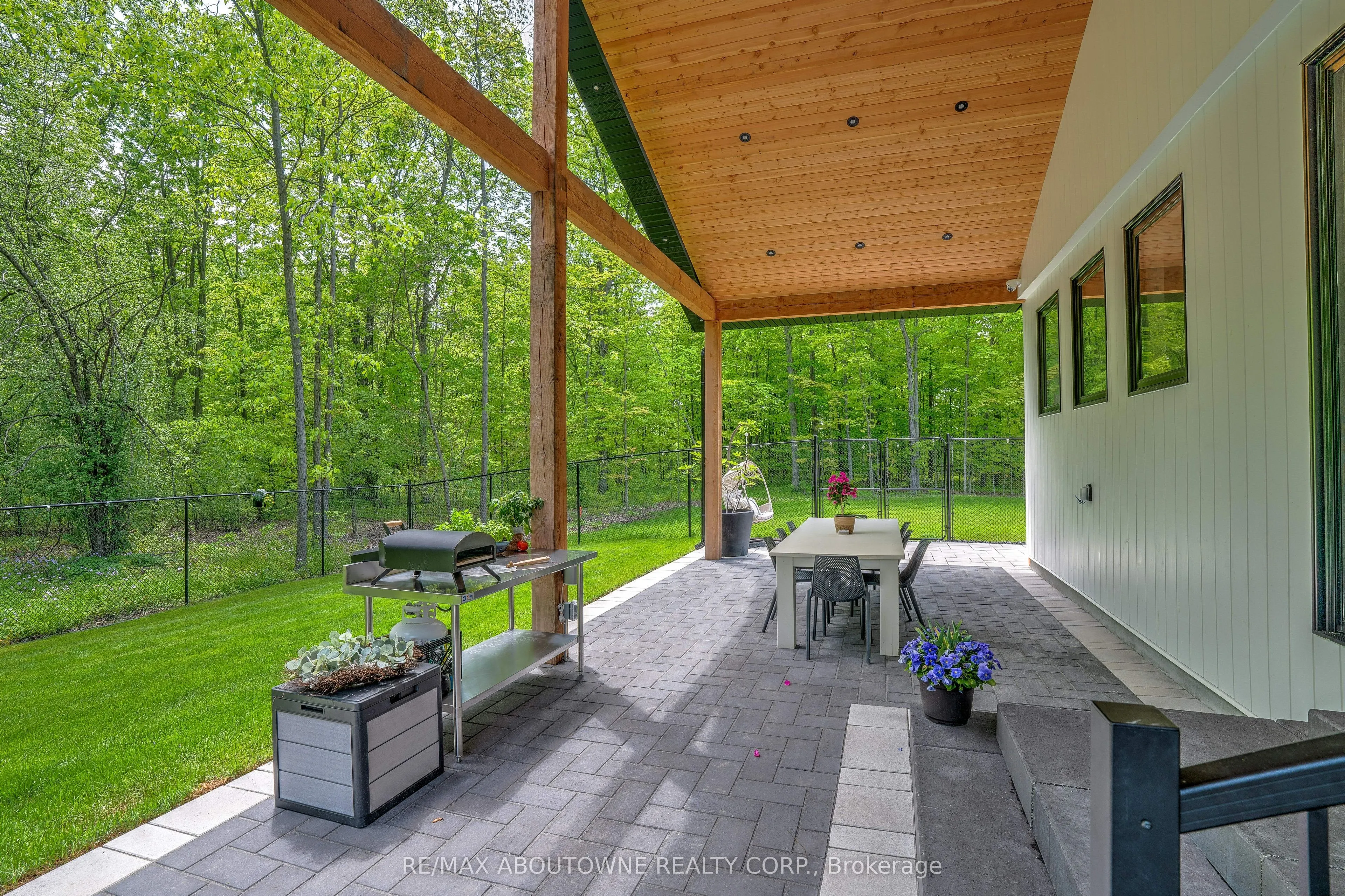 295 Allen Road