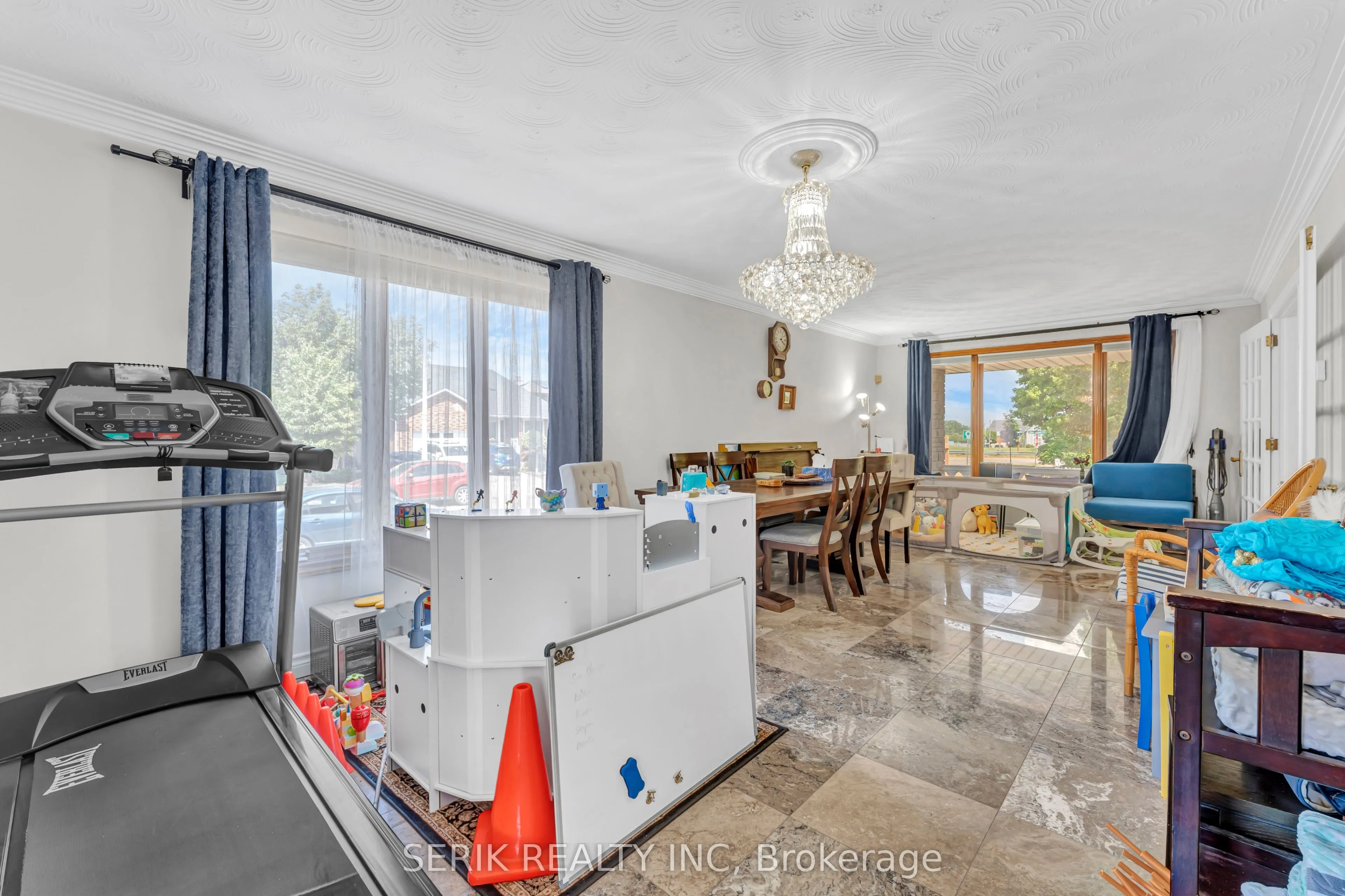 2 Glencrest Avenue