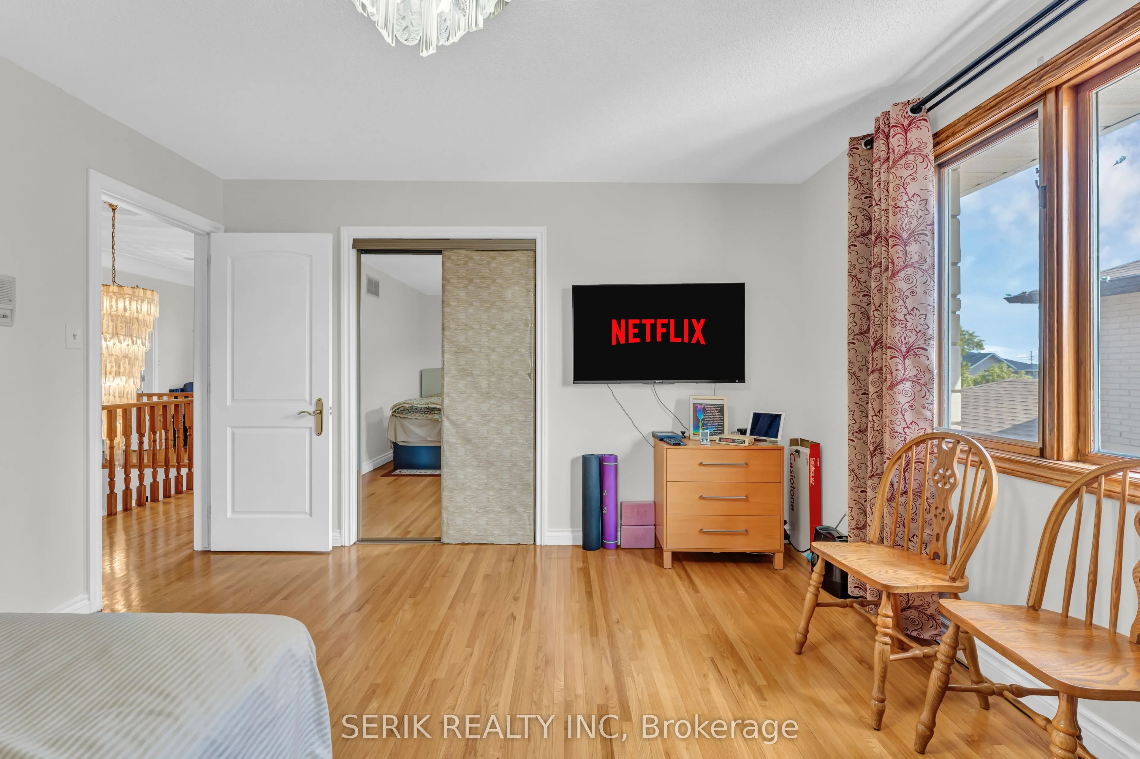 2 Glencrest Avenue