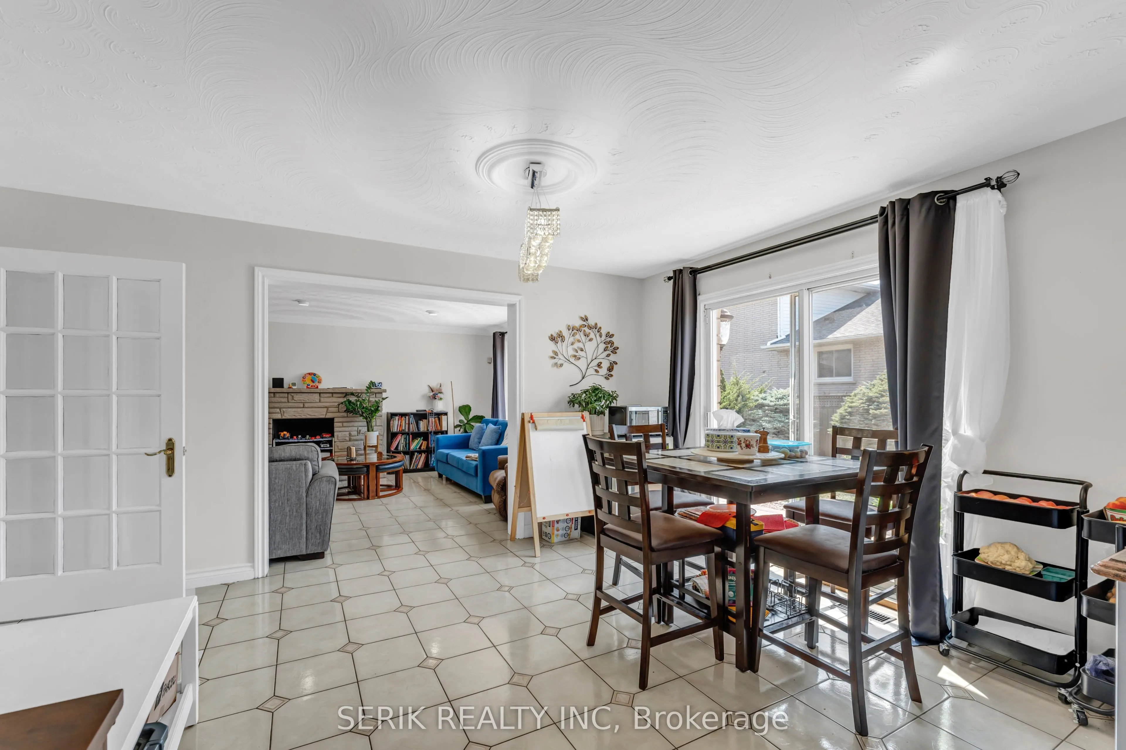 2 Glencrest Avenue