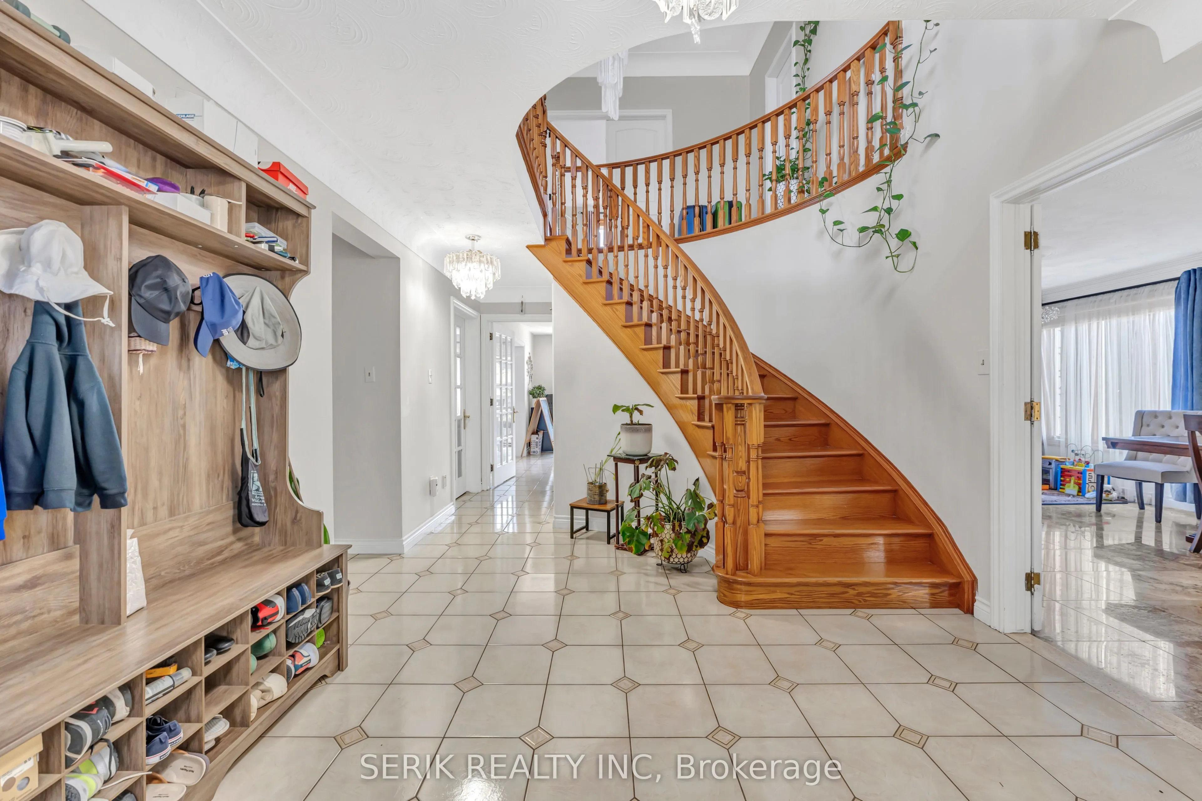 2 Glencrest Avenue