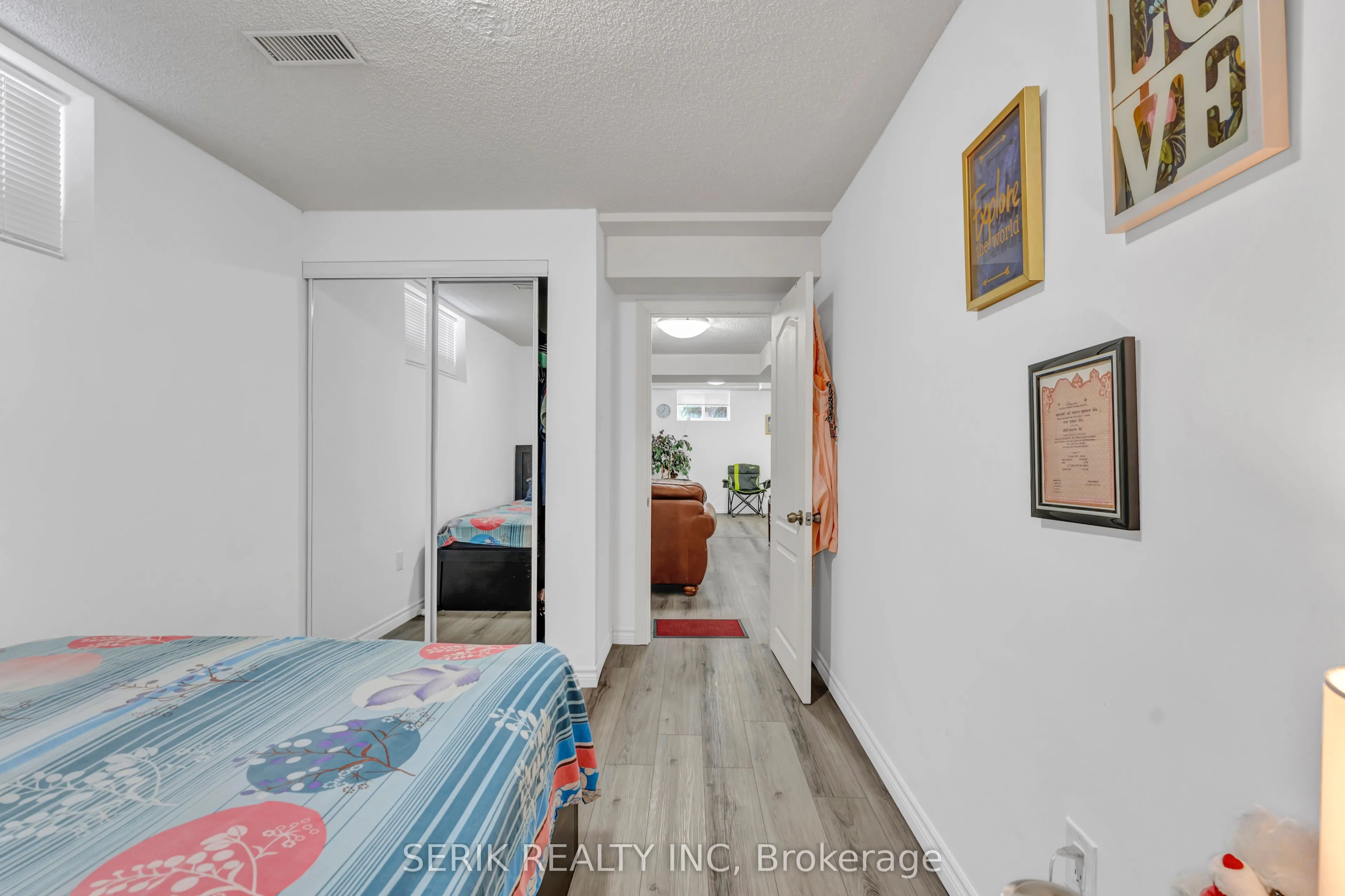 2 Glencrest Avenue