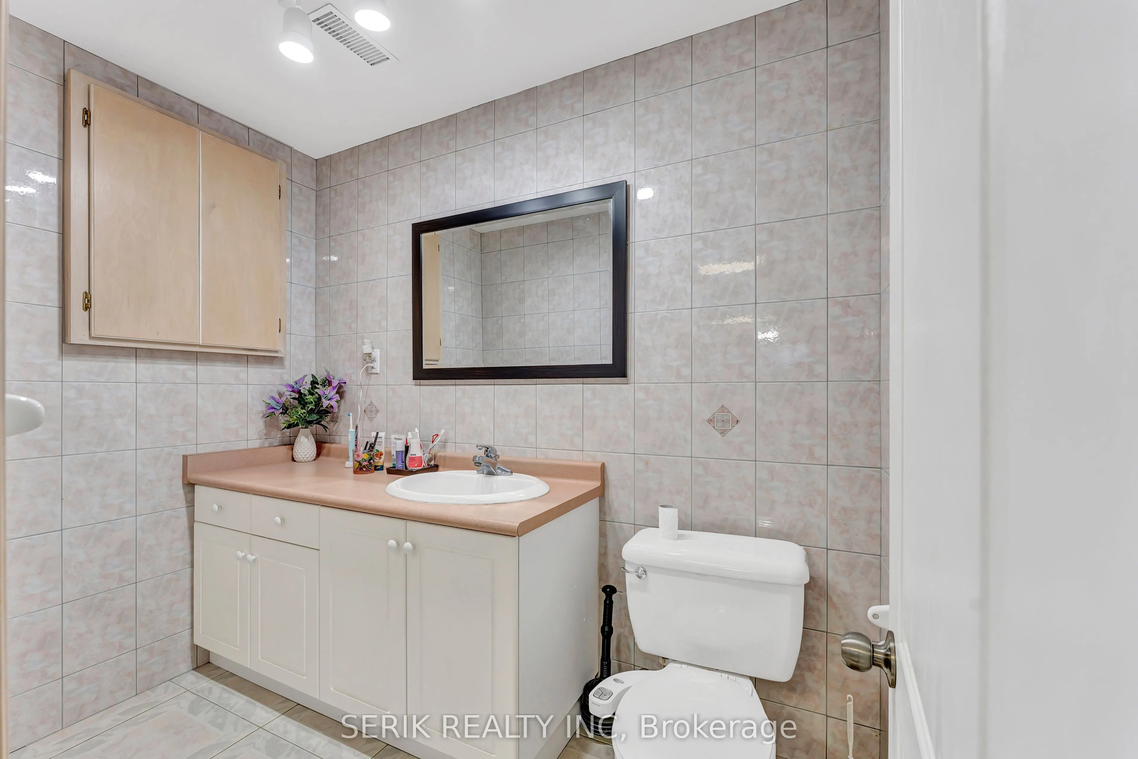 2 Glencrest Avenue