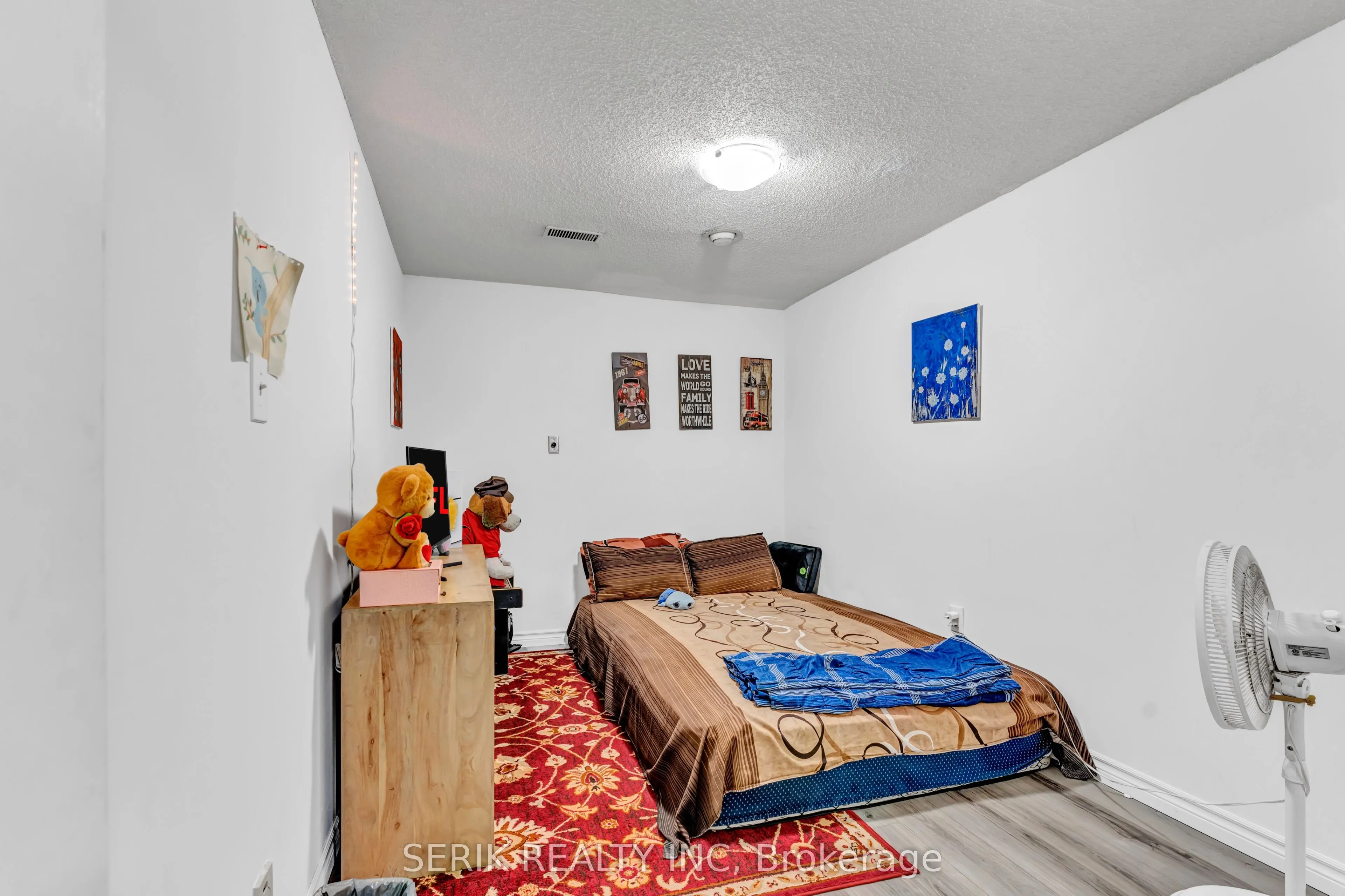 2 Glencrest Avenue