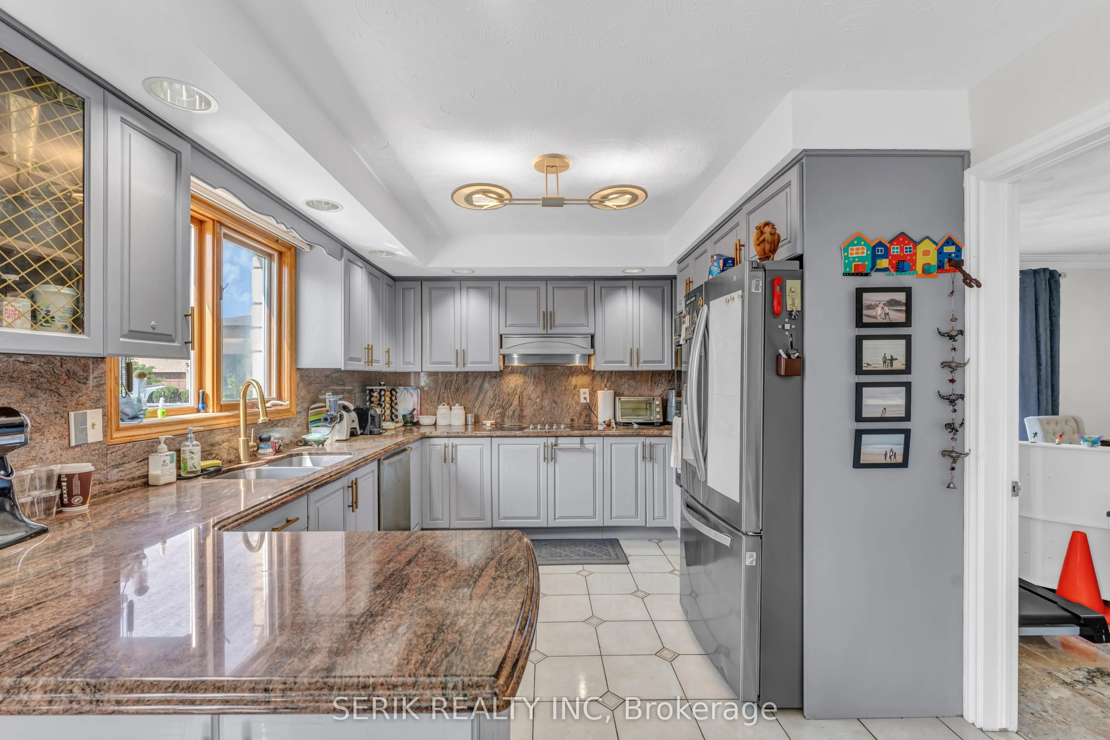 2 Glencrest Avenue