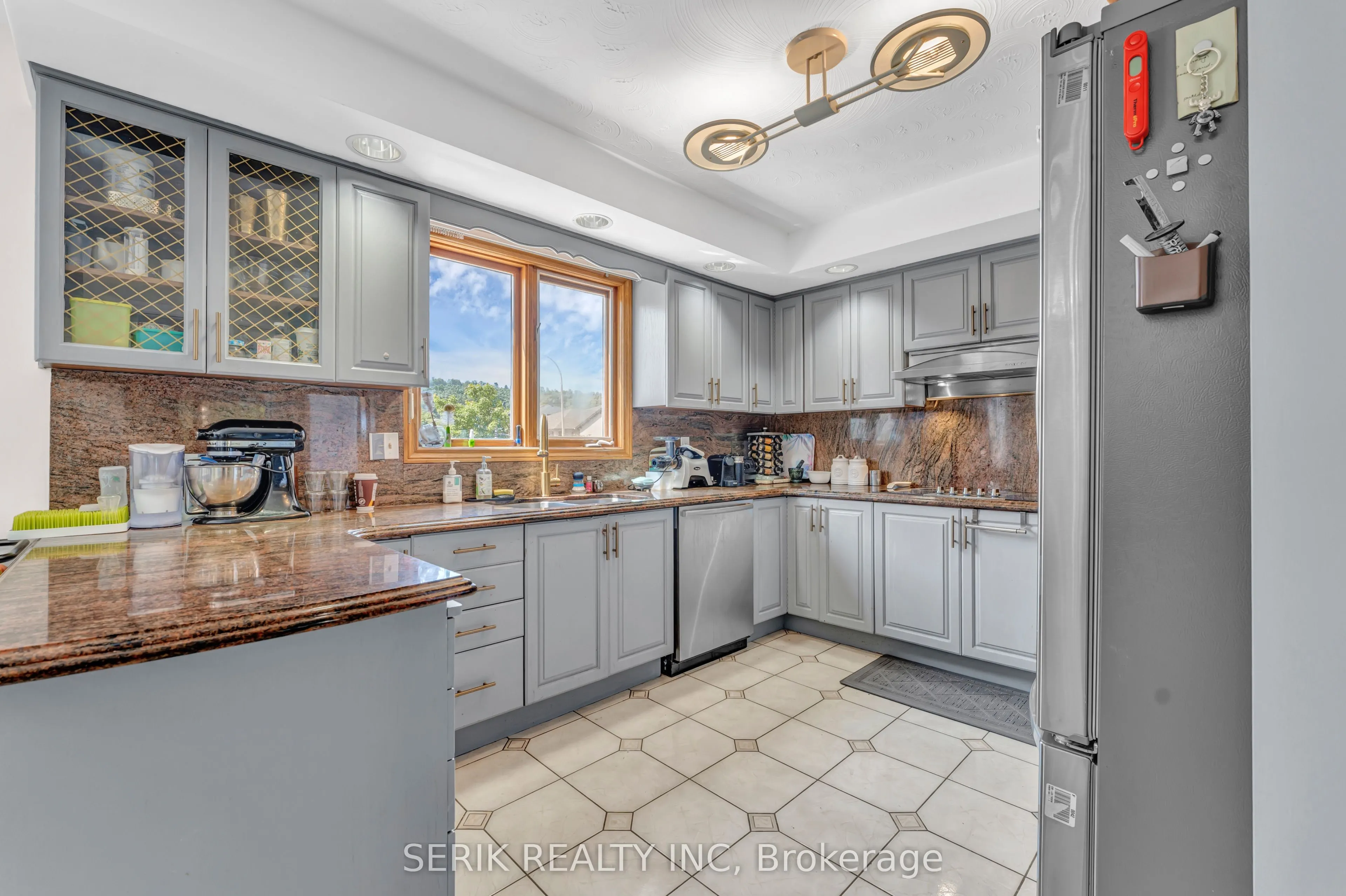 2 Glencrest Avenue