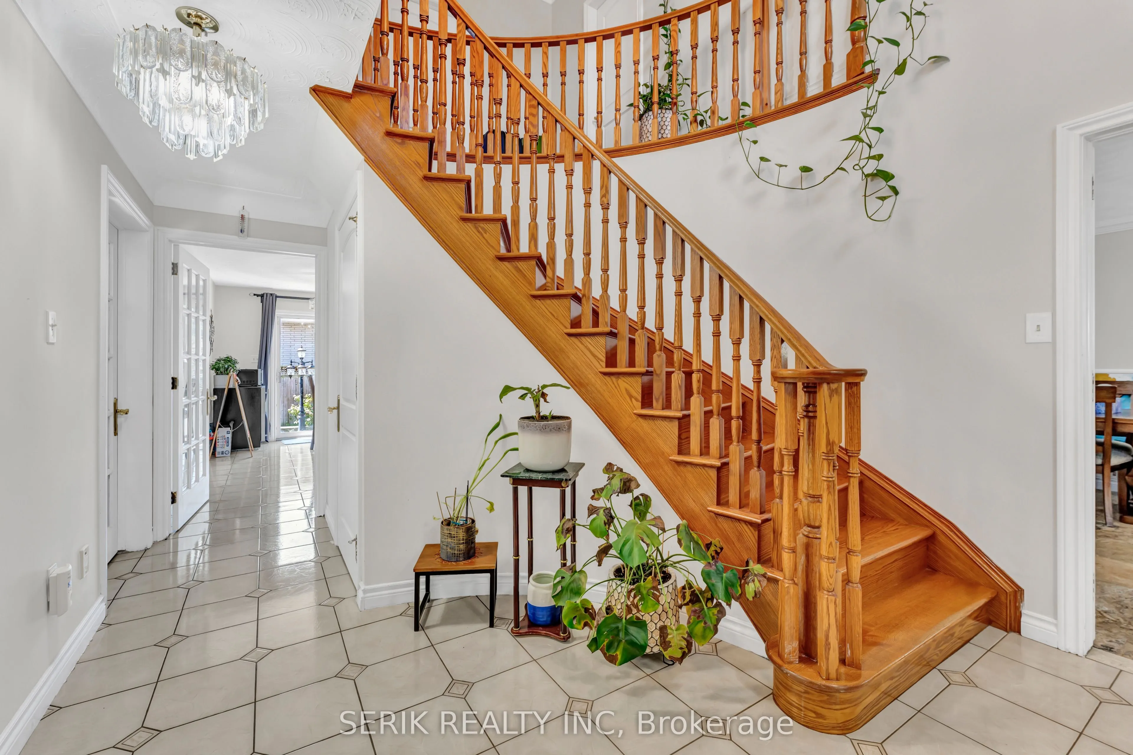 2 Glencrest Avenue