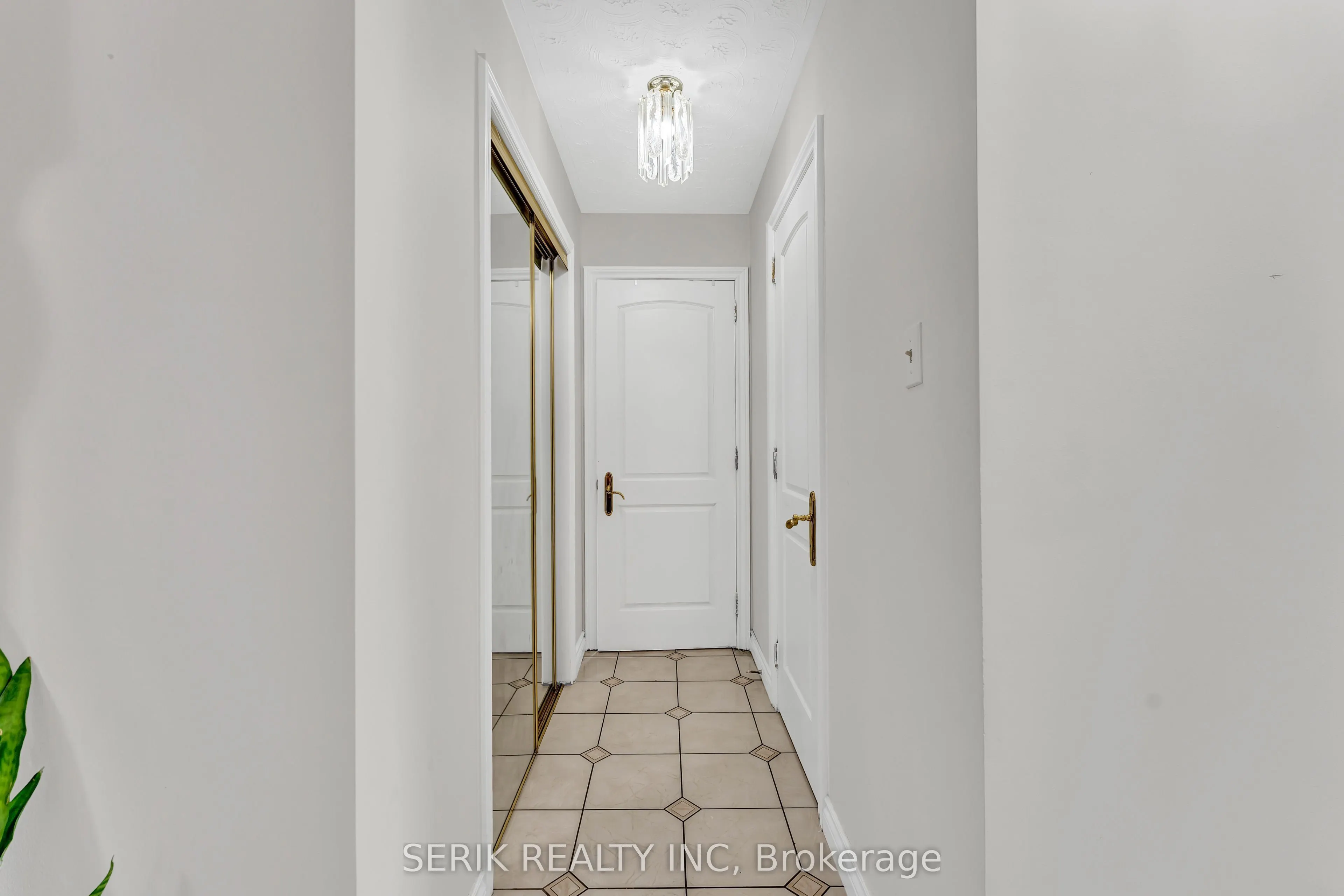 2 Glencrest Avenue