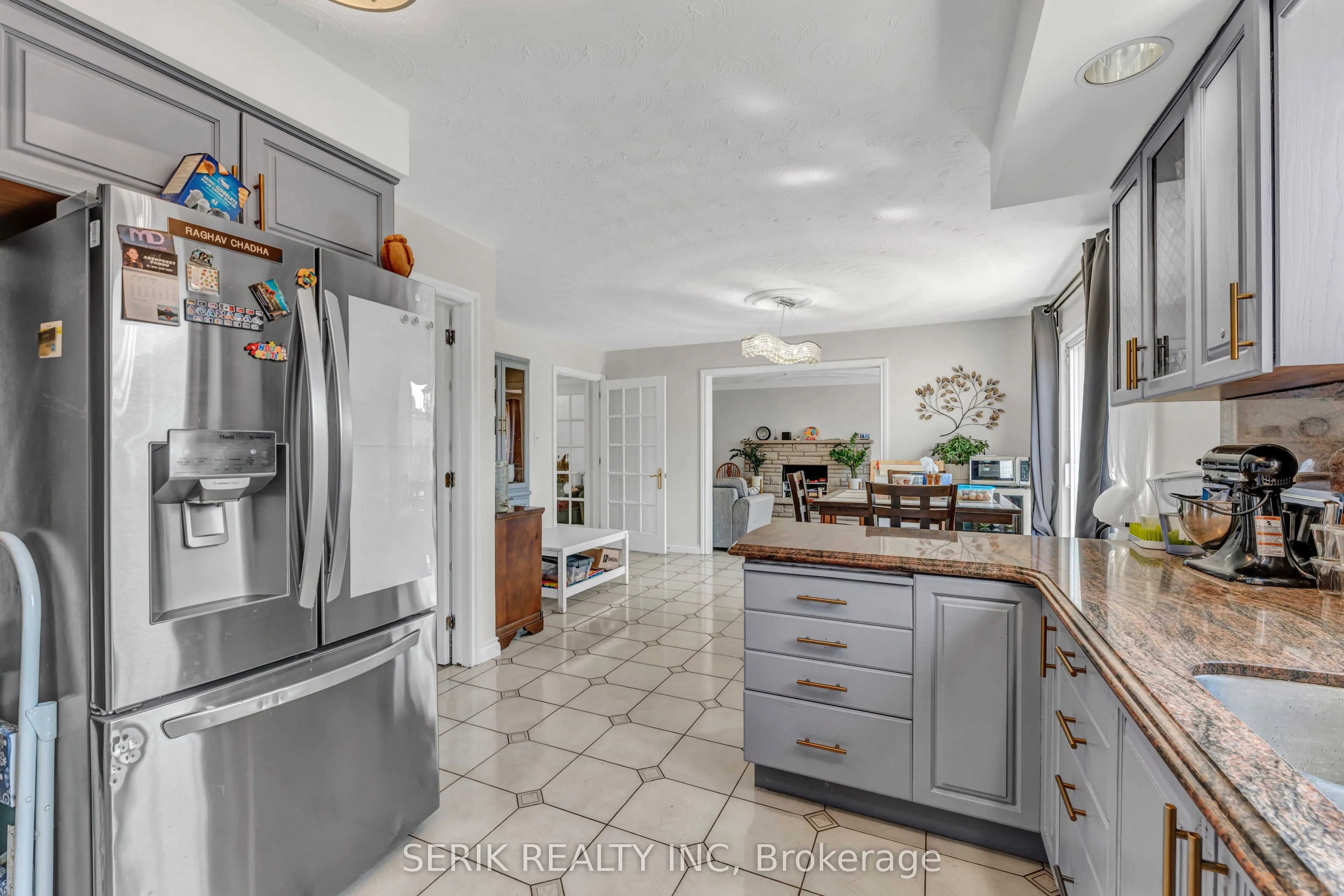 2 Glencrest Avenue