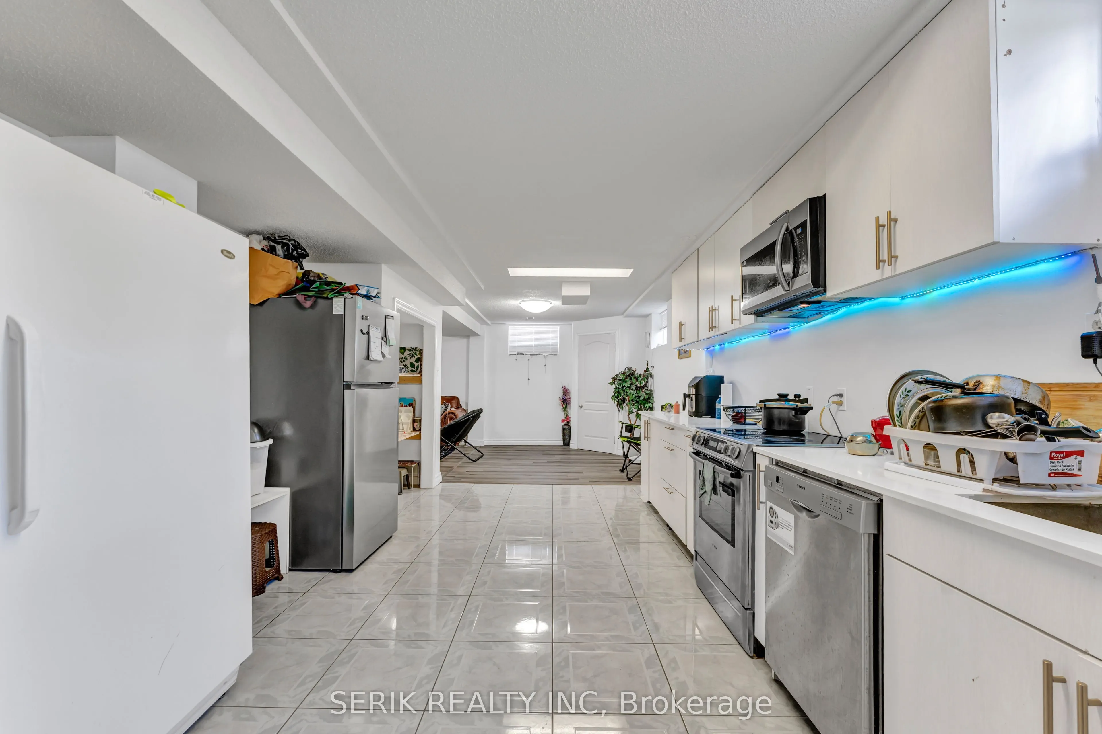 2 Glencrest Avenue