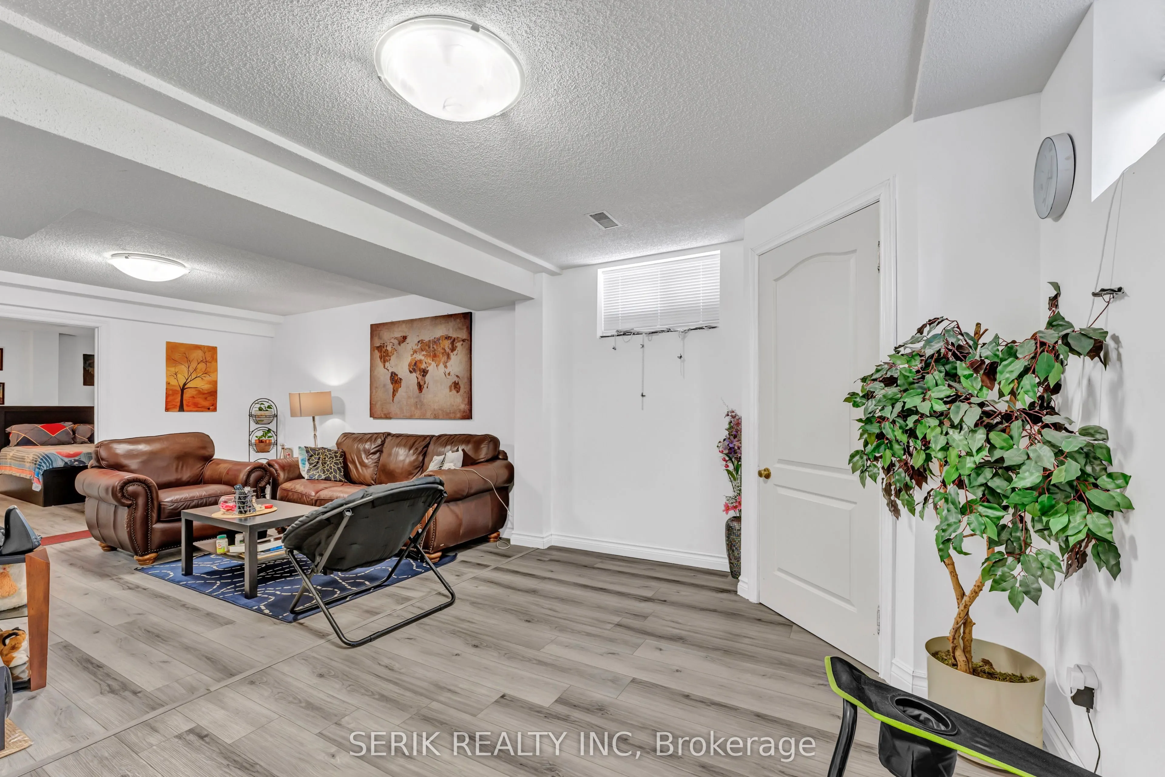 2 Glencrest Avenue