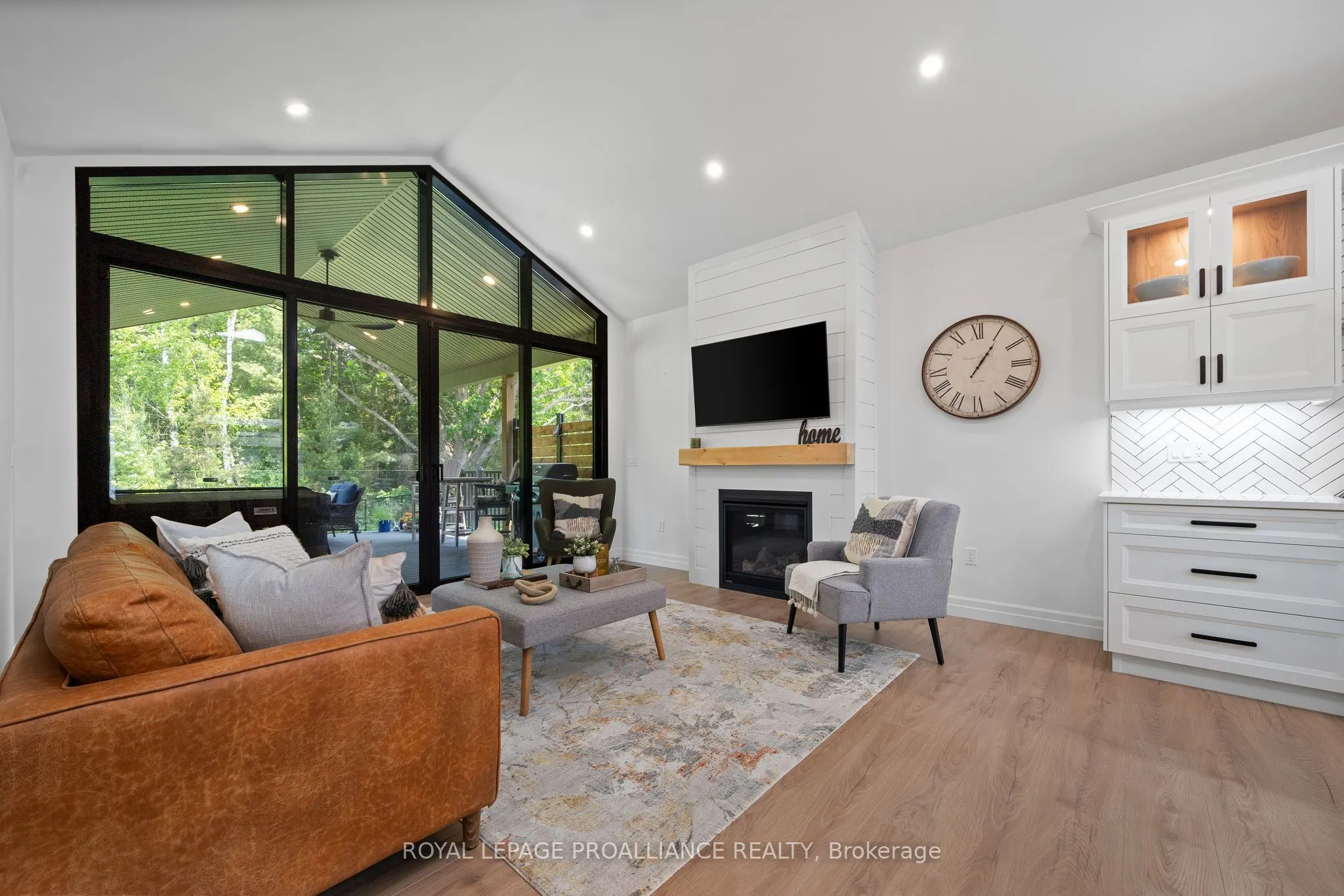 48 Deerview Drive
