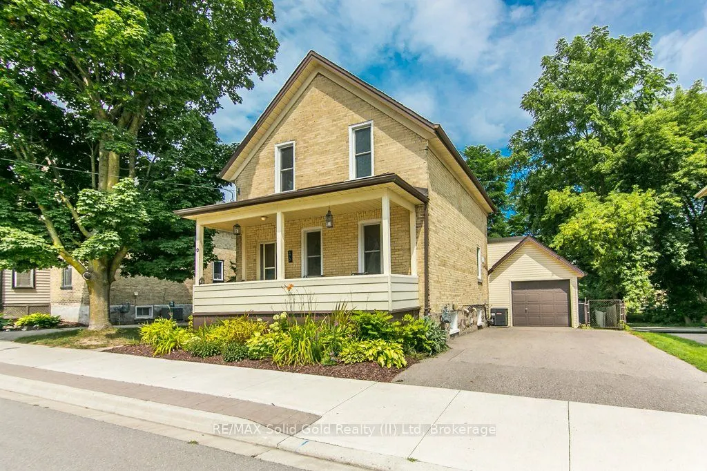 46 Young Street E