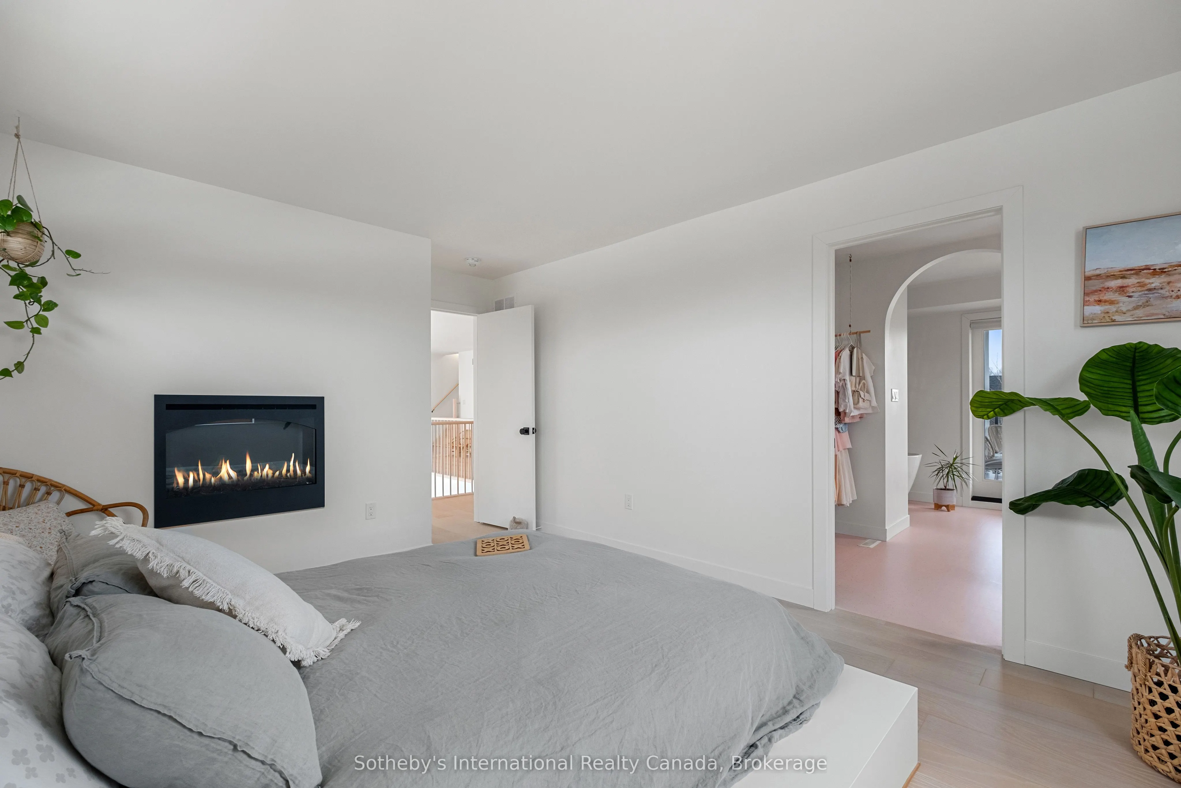 24 William Street W