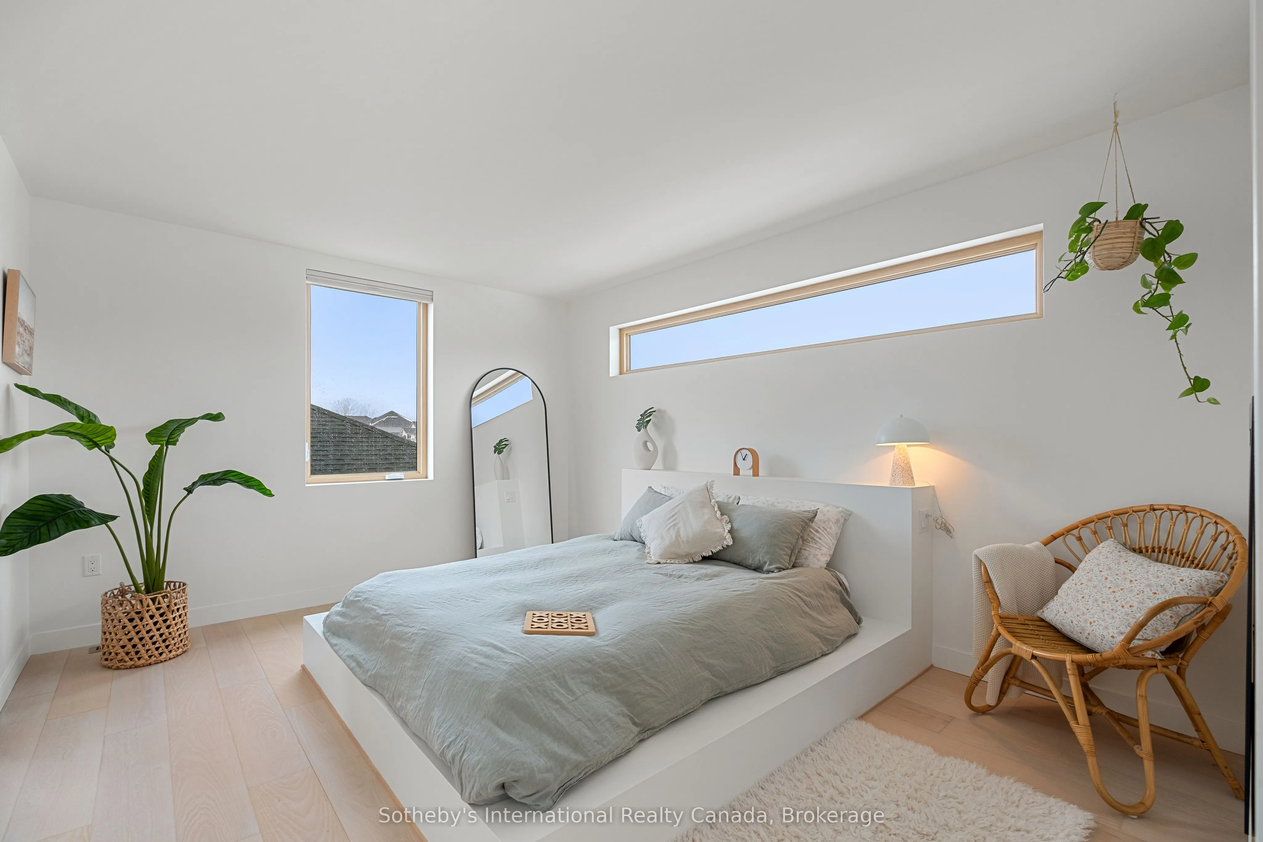 24 William Street W