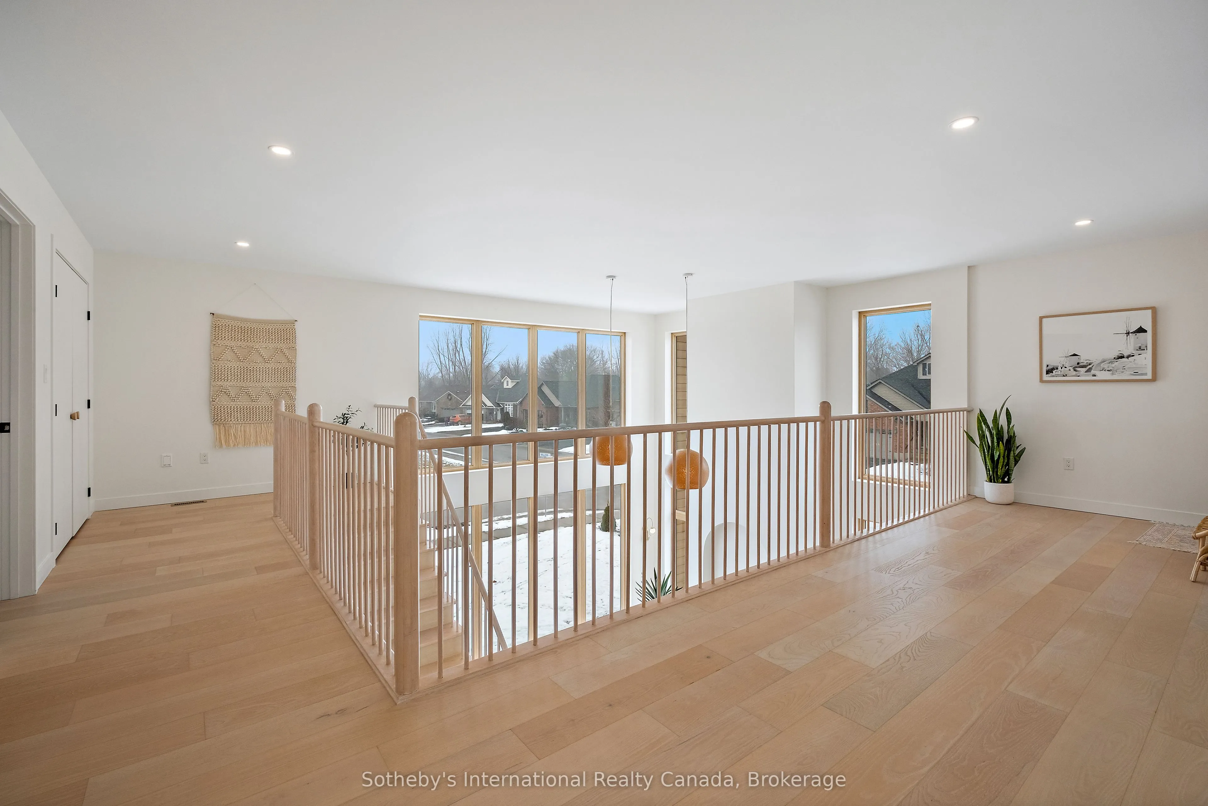 24 William Street W