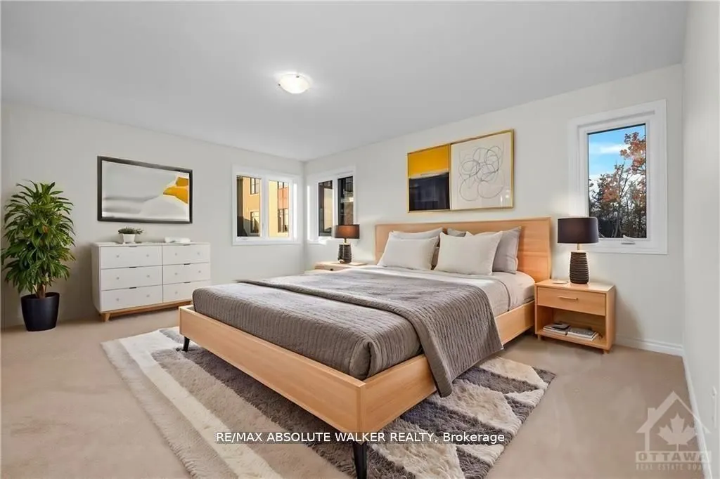 702 DU RIVAGE Street