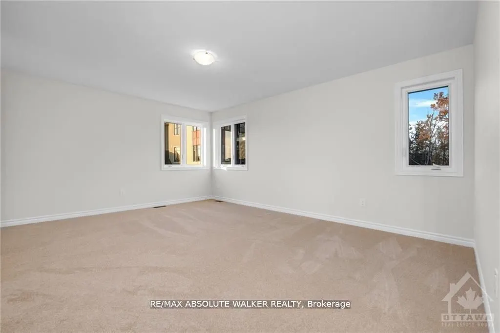 702 DU RIVAGE Street