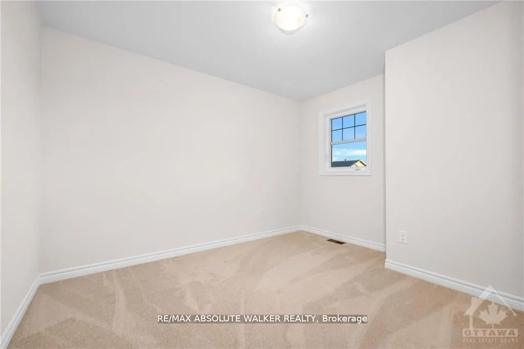 702 DU RIVAGE Street
