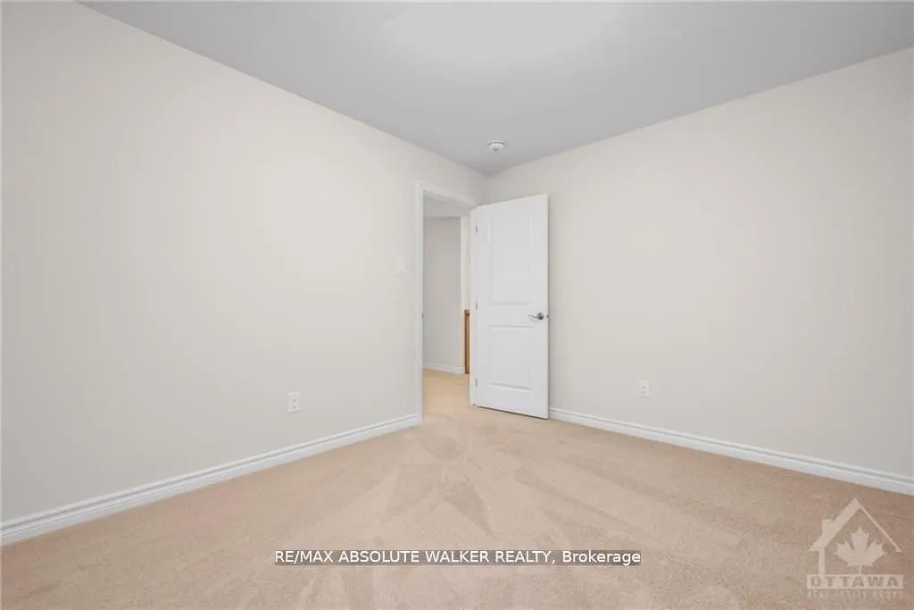 702 DU RIVAGE Street